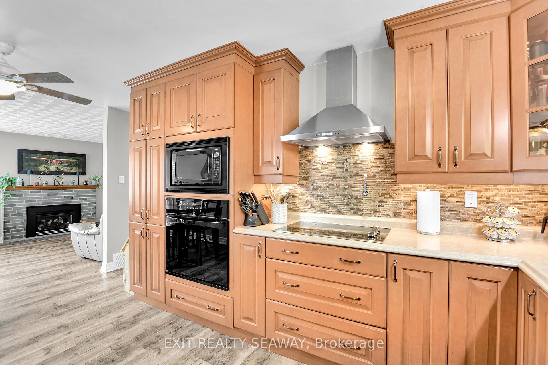 Photo 12 of 1211 Leonard Avenue, Cornwall — HOMEH
