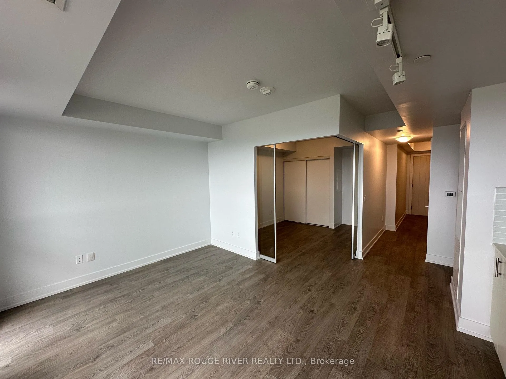 Front of Unit 2221, 2550 Simcoe Street N