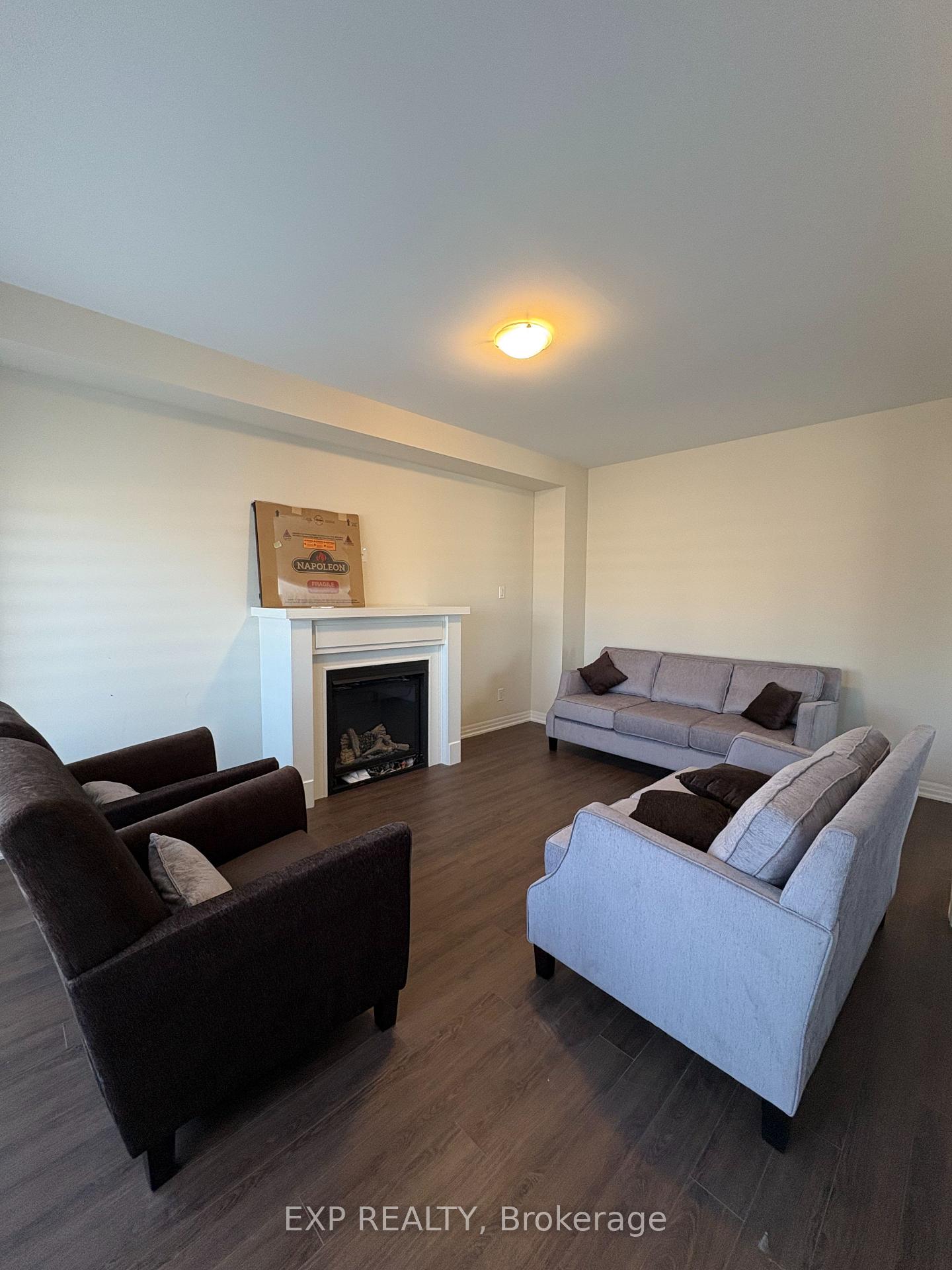 Photo 3 of 135 Danny Wheeler Boulevard, Georgina, Keswick North — HOMEH