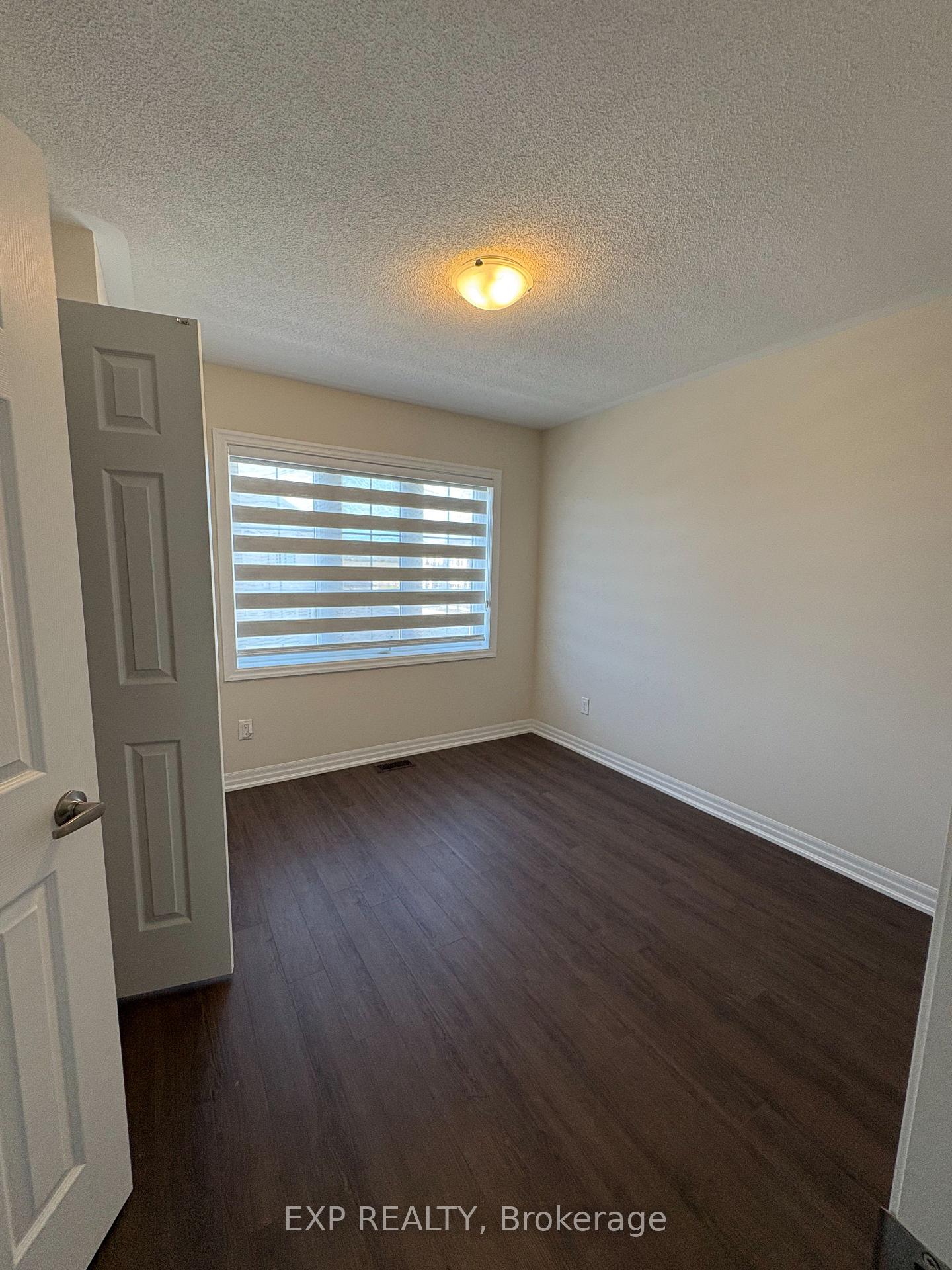 Photo 14 of 135 Danny Wheeler Boulevard, Georgina, Keswick North — HOMEH