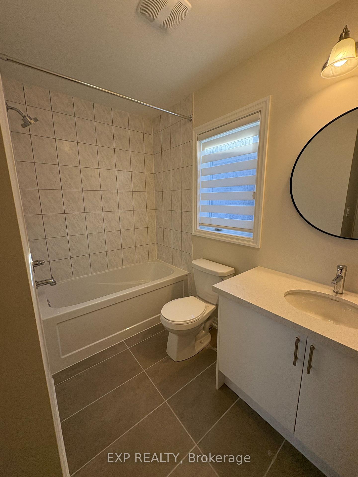 Photo 15 of 135 Danny Wheeler Boulevard, Georgina, Keswick North — HOMEH