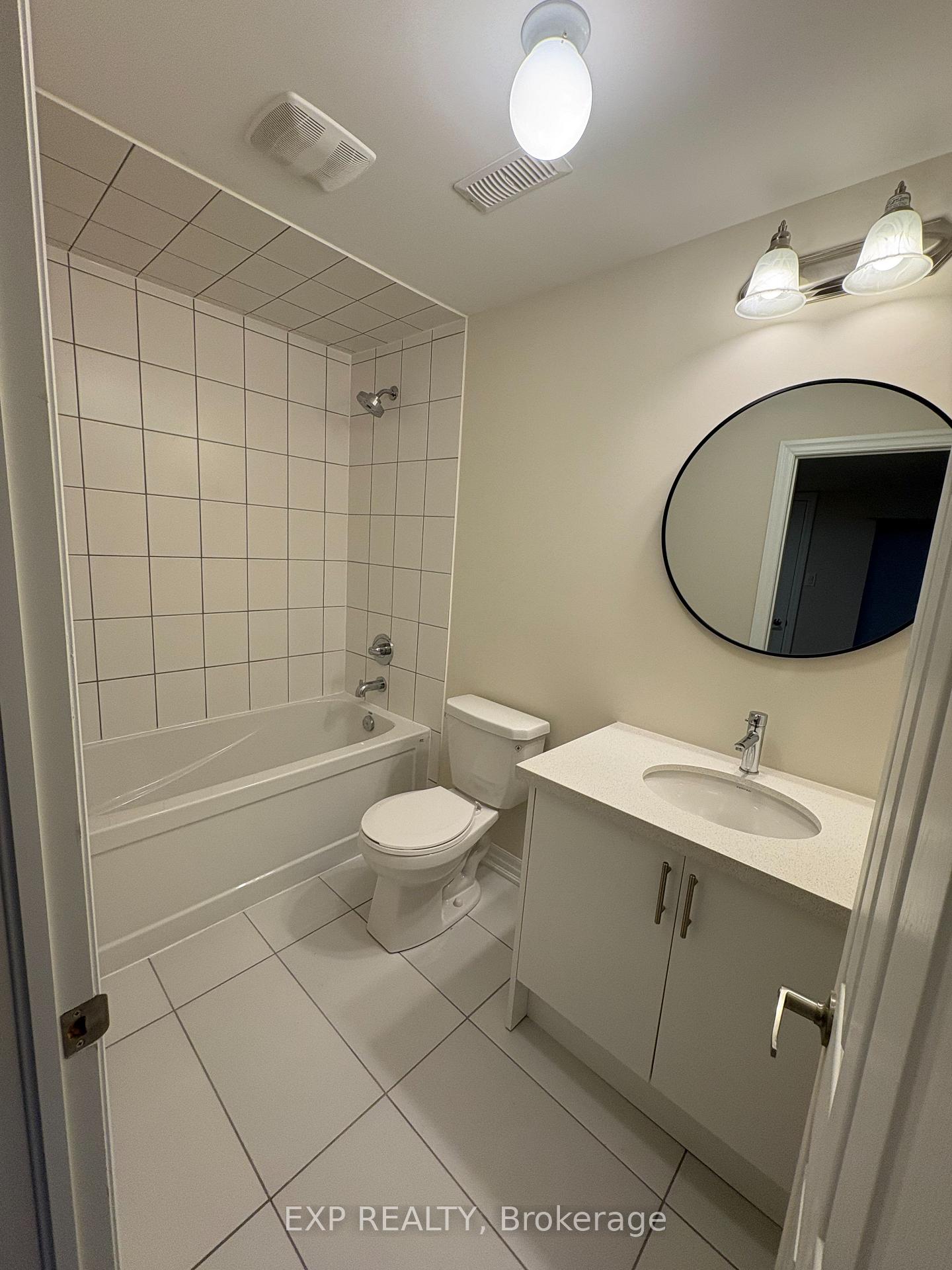 Photo 16 of 135 Danny Wheeler Boulevard, Georgina, Keswick North — HOMEH