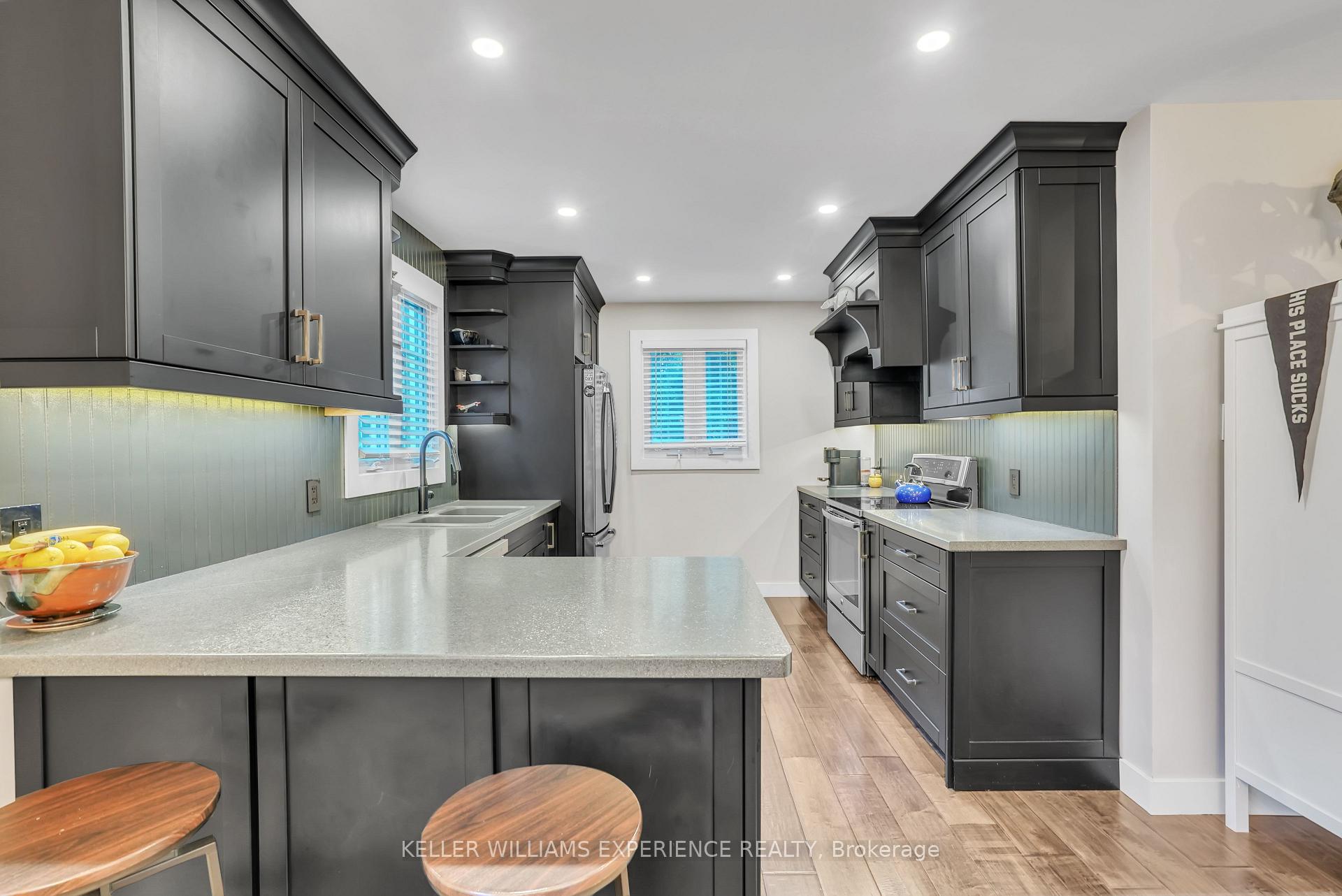 Photo 3 of 108 Elizabeth Street, Barrie, Ardagh — HOMEH