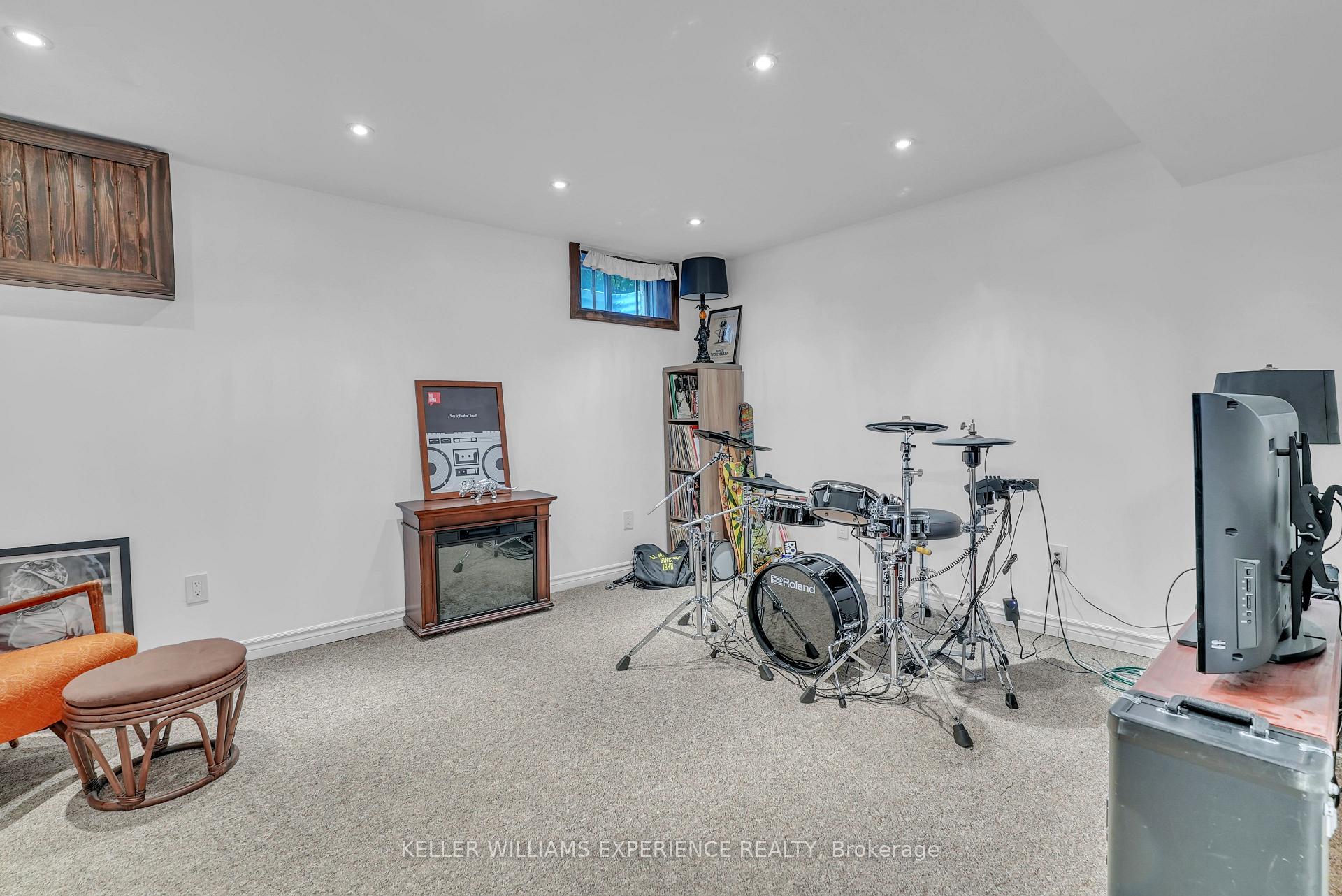 Photo 14 of 108 Elizabeth Street, Barrie, Ardagh — HOMEH