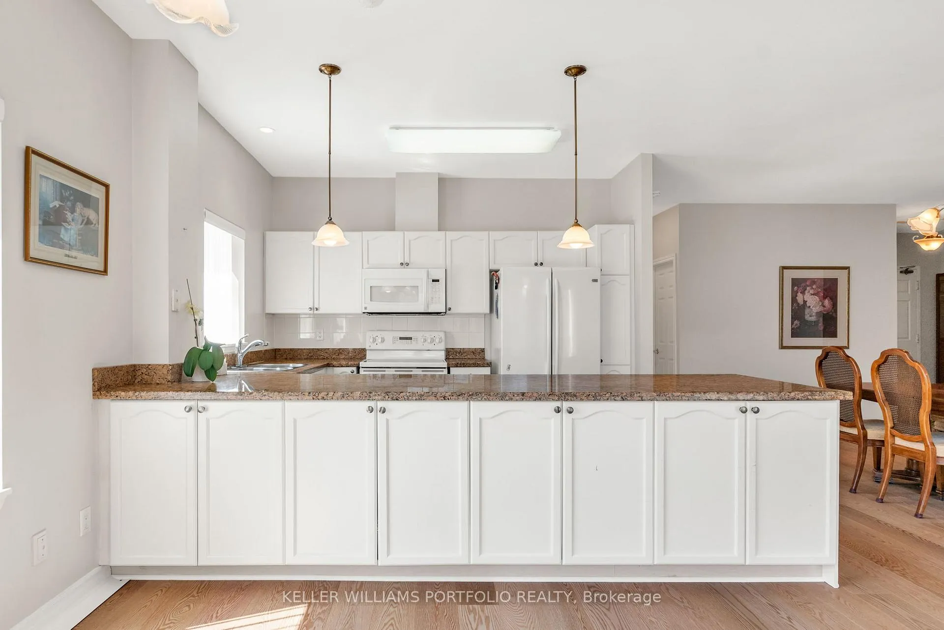 Photo 8 of Unit 222, 33 Wallace Street W, Vaughan, West Woodbridge — HOMEH