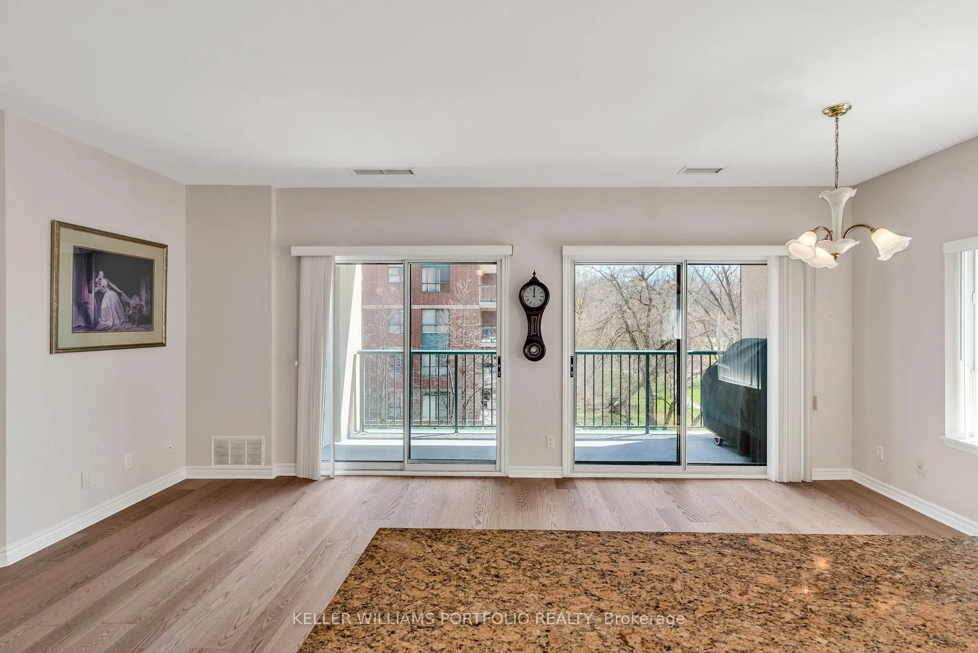 Photo 9 of Unit 222, 33 Wallace Street W, Vaughan, West Woodbridge — HOMEH