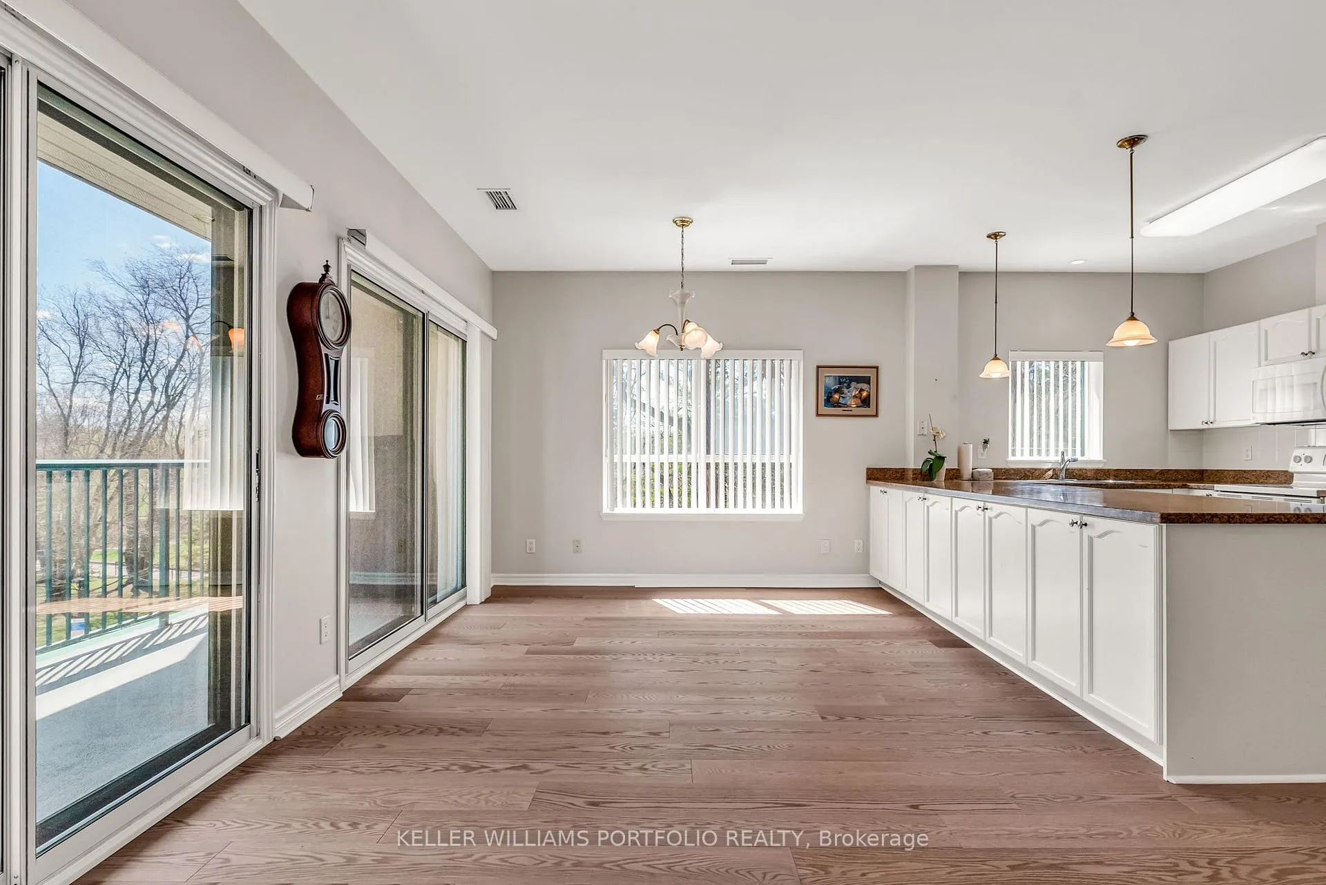 Photo 10 of Unit 222, 33 Wallace Street W, Vaughan, West Woodbridge — HOMEH