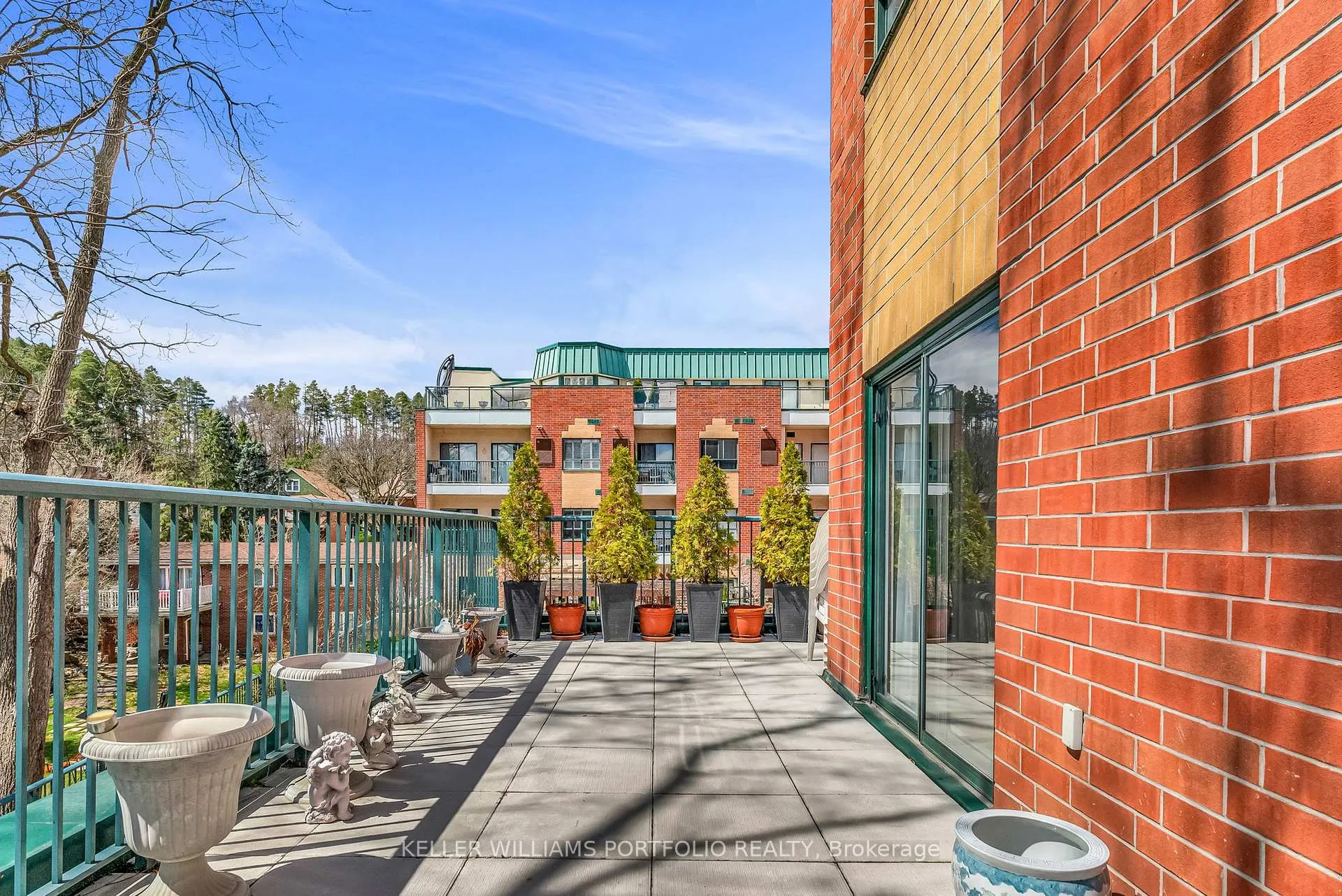 Photo 16 of Unit 222, 33 Wallace Street W, Vaughan, West Woodbridge — HOMEH