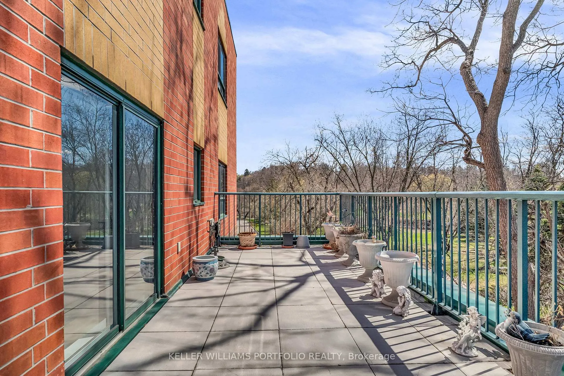 Photo 17 of Unit 222, 33 Wallace Street W, Vaughan, West Woodbridge — HOMEH