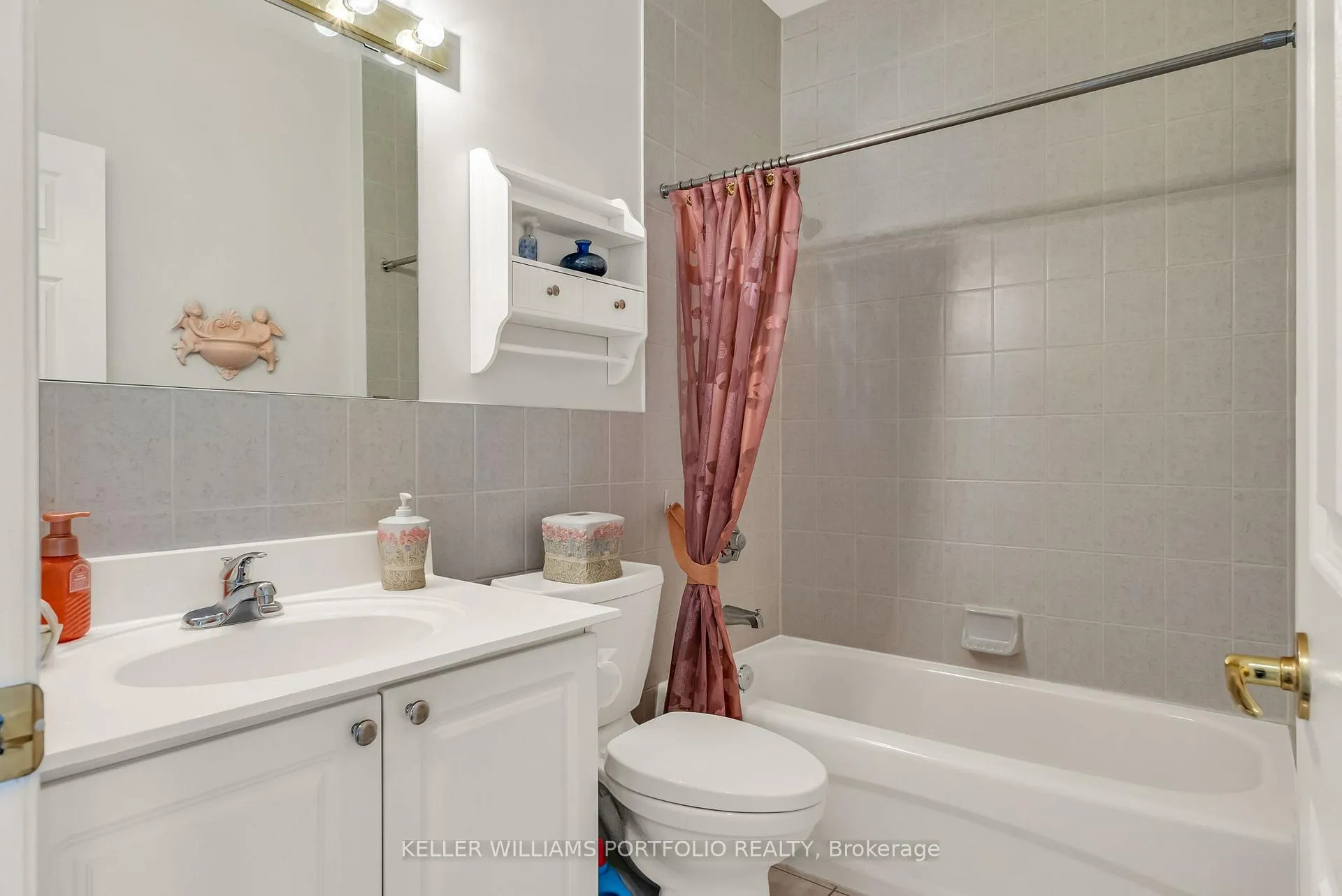 Photo 18 of Unit 222, 33 Wallace Street W, Vaughan, West Woodbridge — HOMEH
