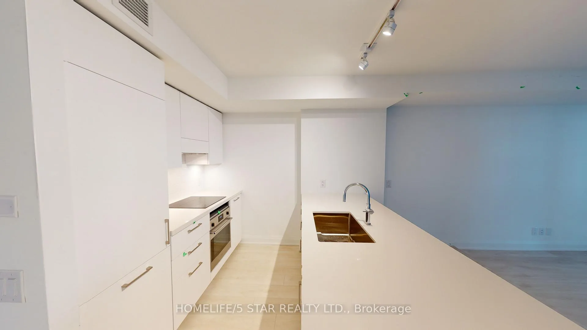 Photo 3 of Unit 813, 33 Frederick Todd Way, Toronto, Thorncliffe Park — HOMEH