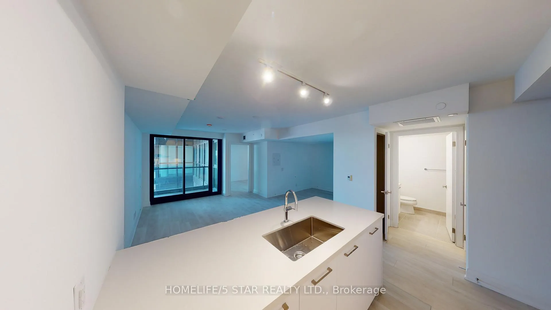 Photo 4 of Unit 813, 33 Frederick Todd Way, Toronto, Thorncliffe Park — HOMEH