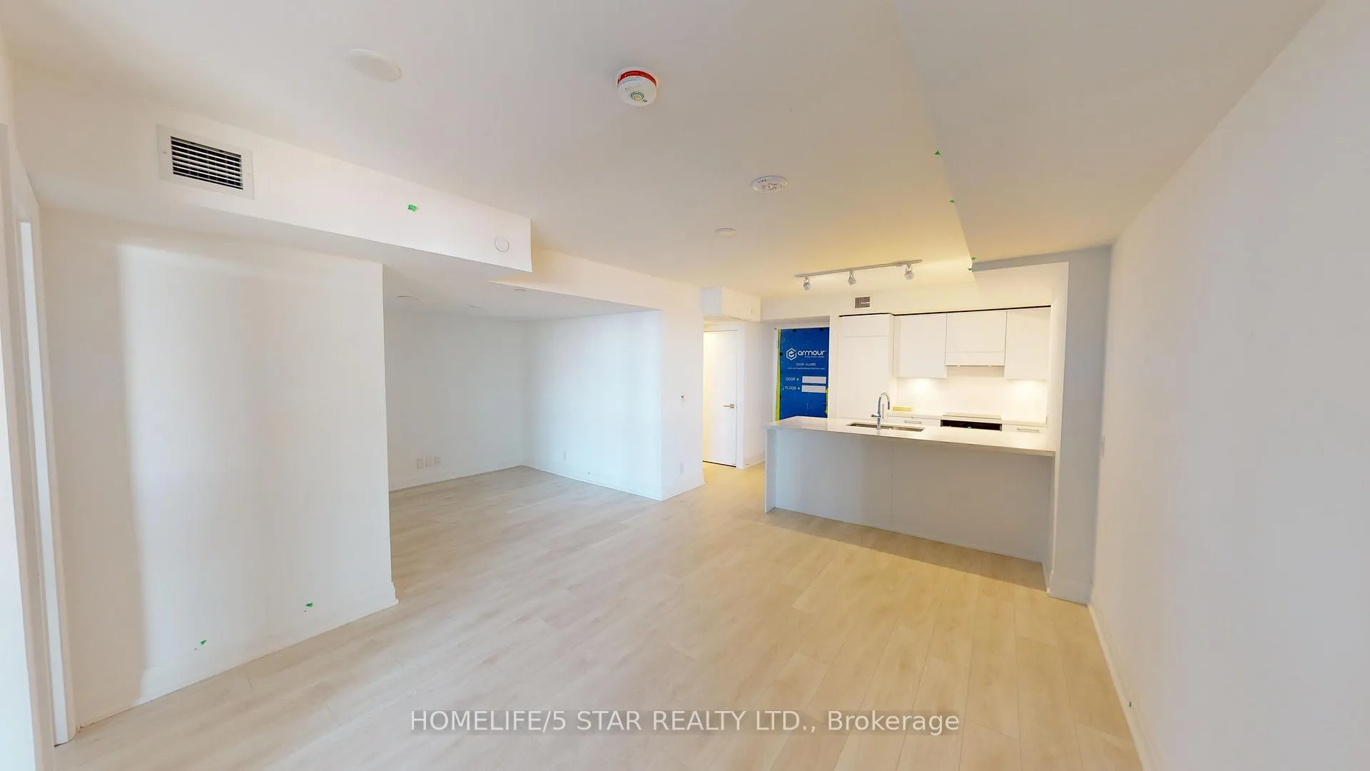 Photo 5 of Unit 813, 33 Frederick Todd Way, Toronto, Thorncliffe Park — HOMEH