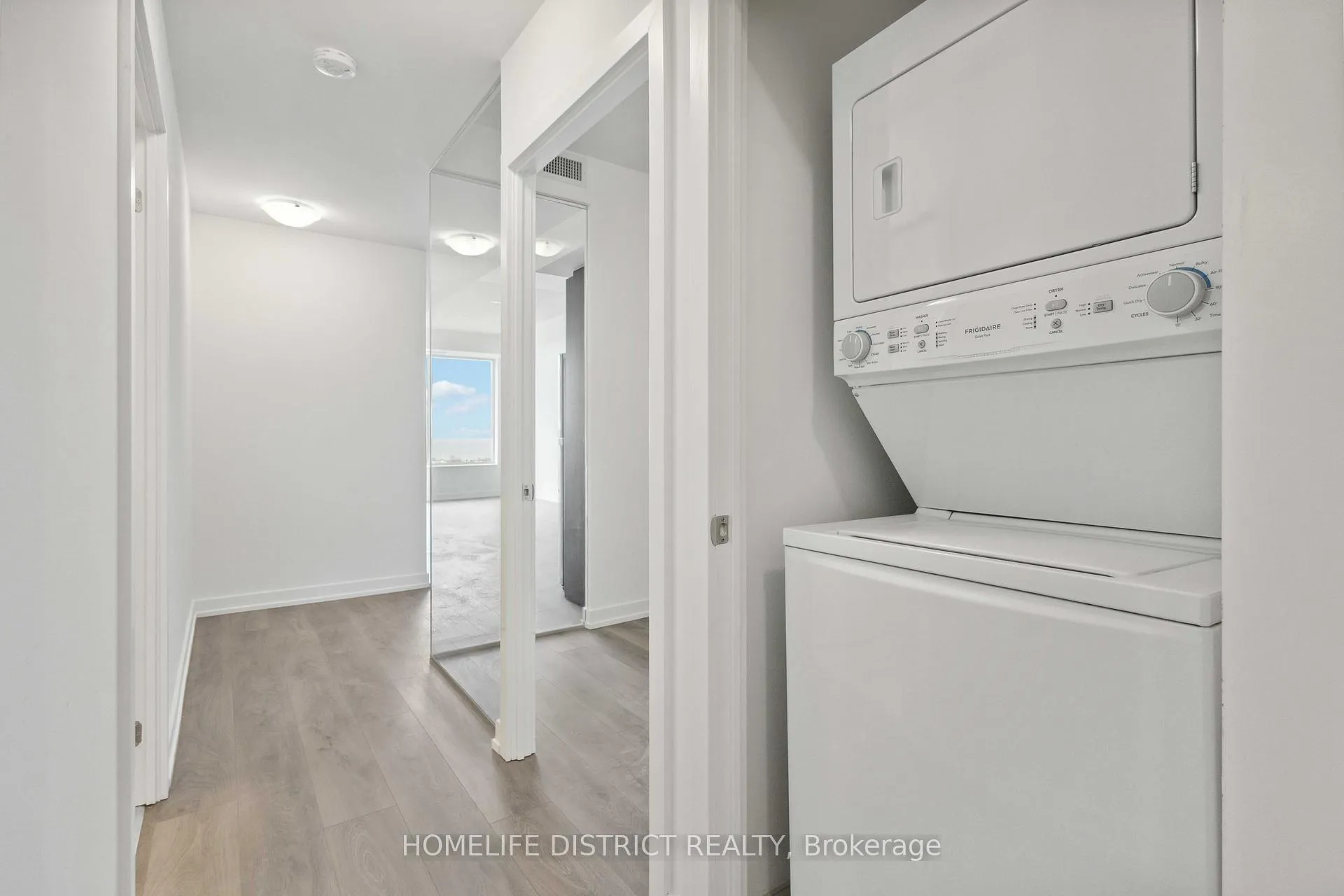 Photo 5 of Unit 2703, 1435 Celebration Drive, Pickering, Bay Ridges — HOMEH