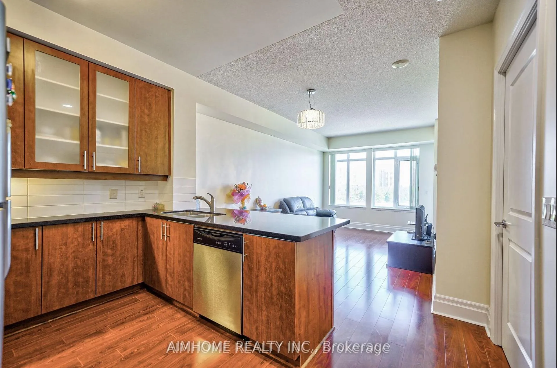 Photo 7 of Unit 411, 111 Upper Duke Crescent, Markham, Unionville — HOMEH