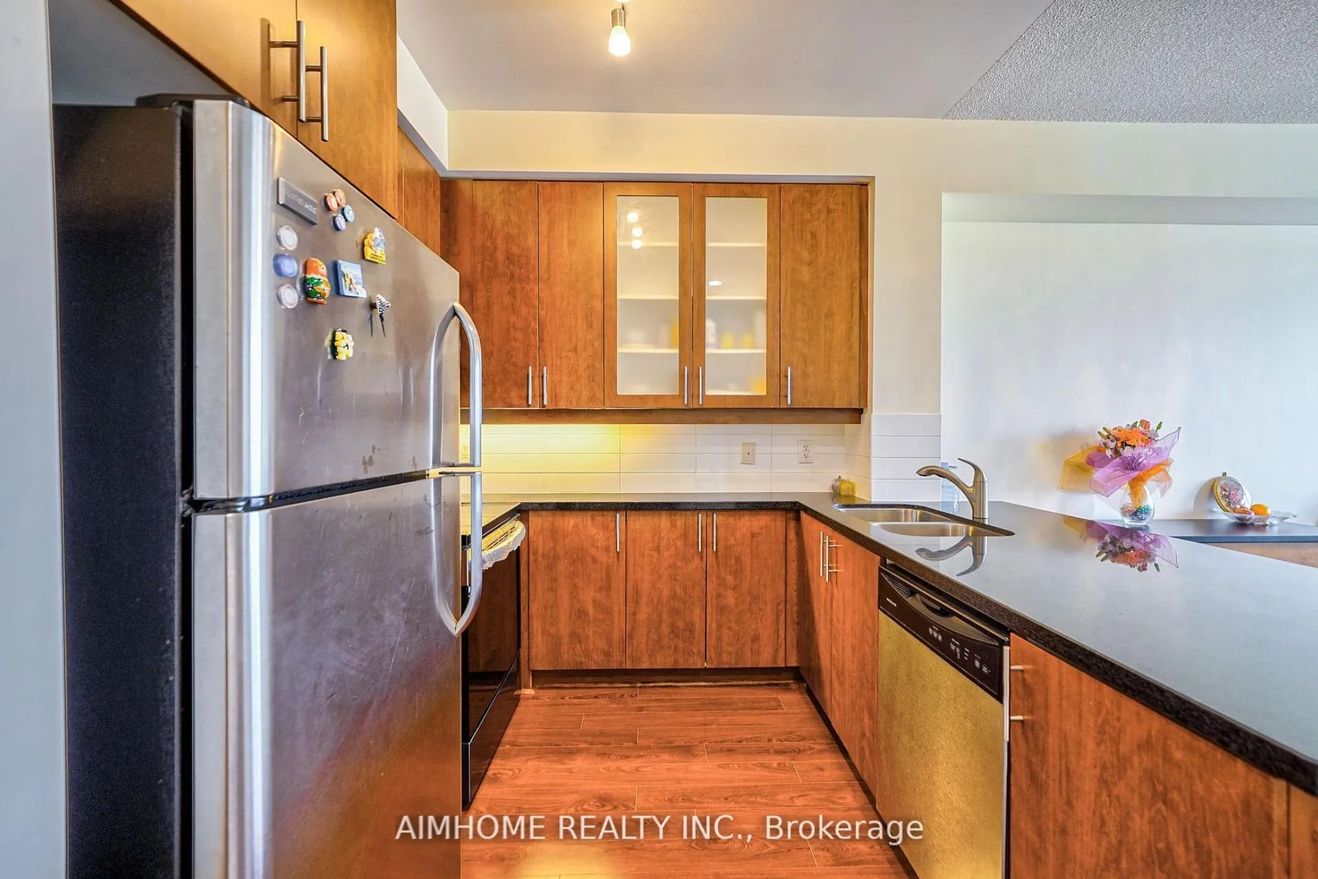 Photo 8 of Unit 411, 111 Upper Duke Crescent, Markham, Unionville — HOMEH