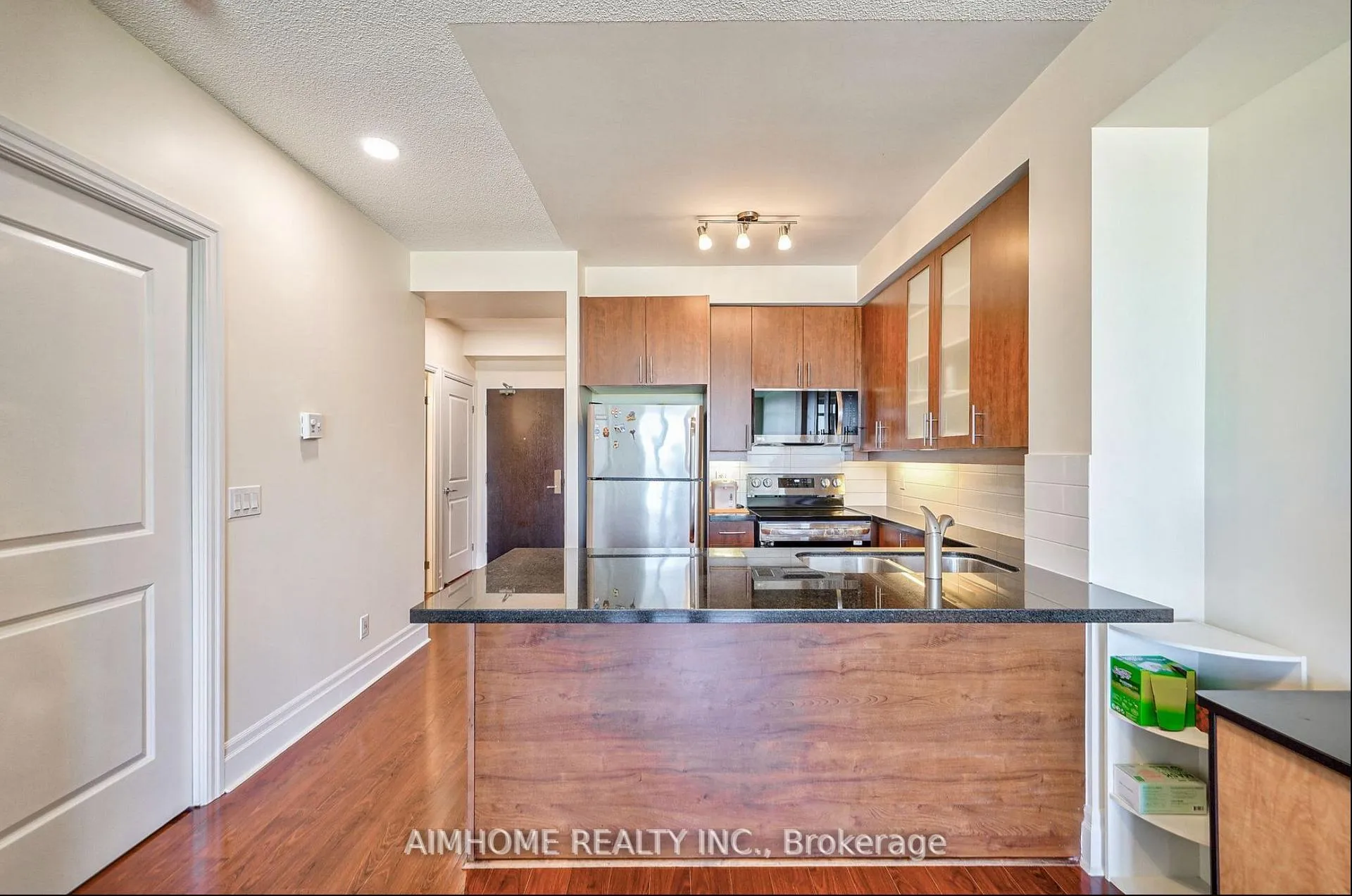 Photo 10 of Unit 411, 111 Upper Duke Crescent, Markham, Unionville — HOMEH