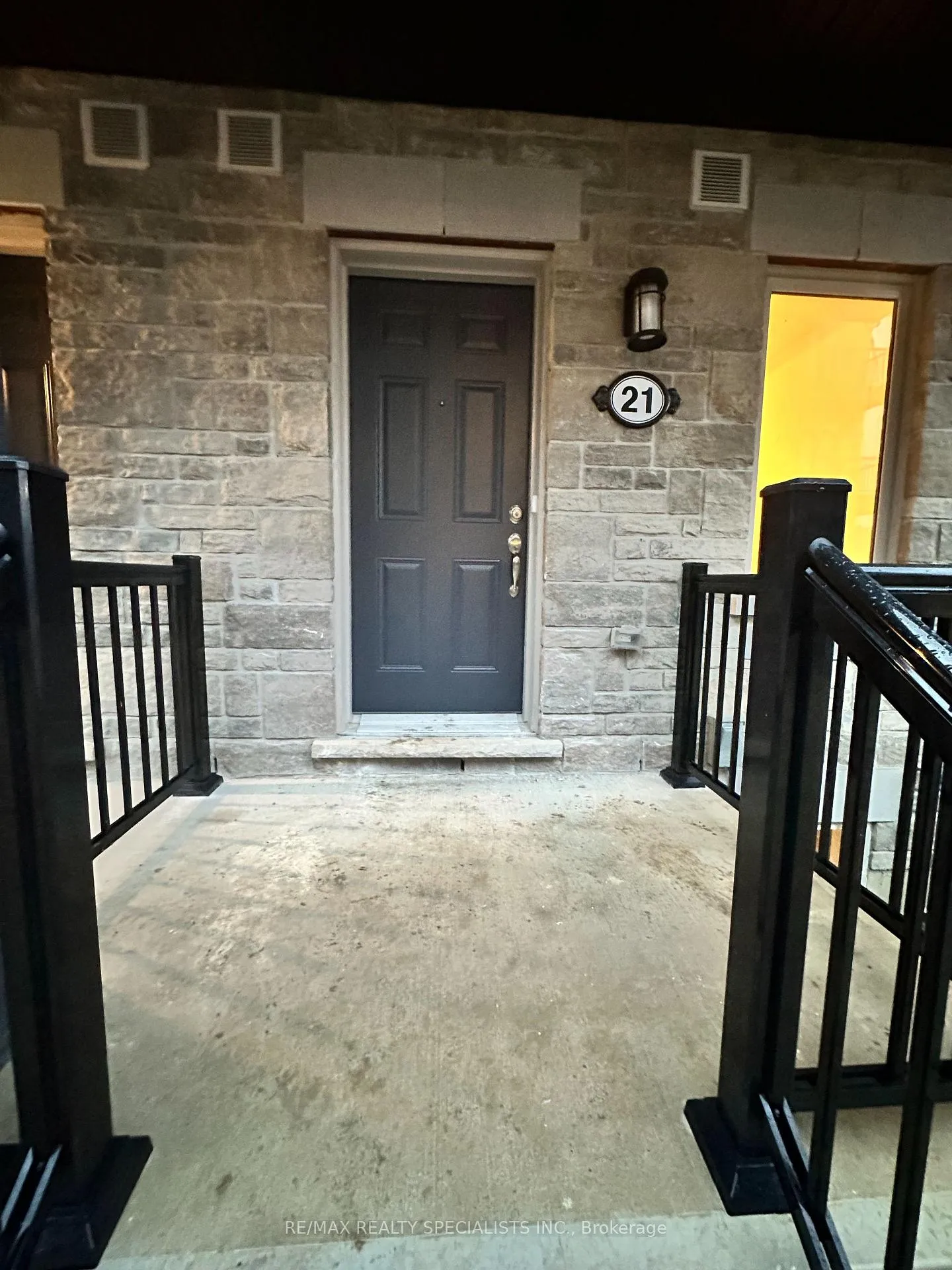 Photo 2 of 21 Ormand Terrace, Caledon, Rural Caledon — HOMEH