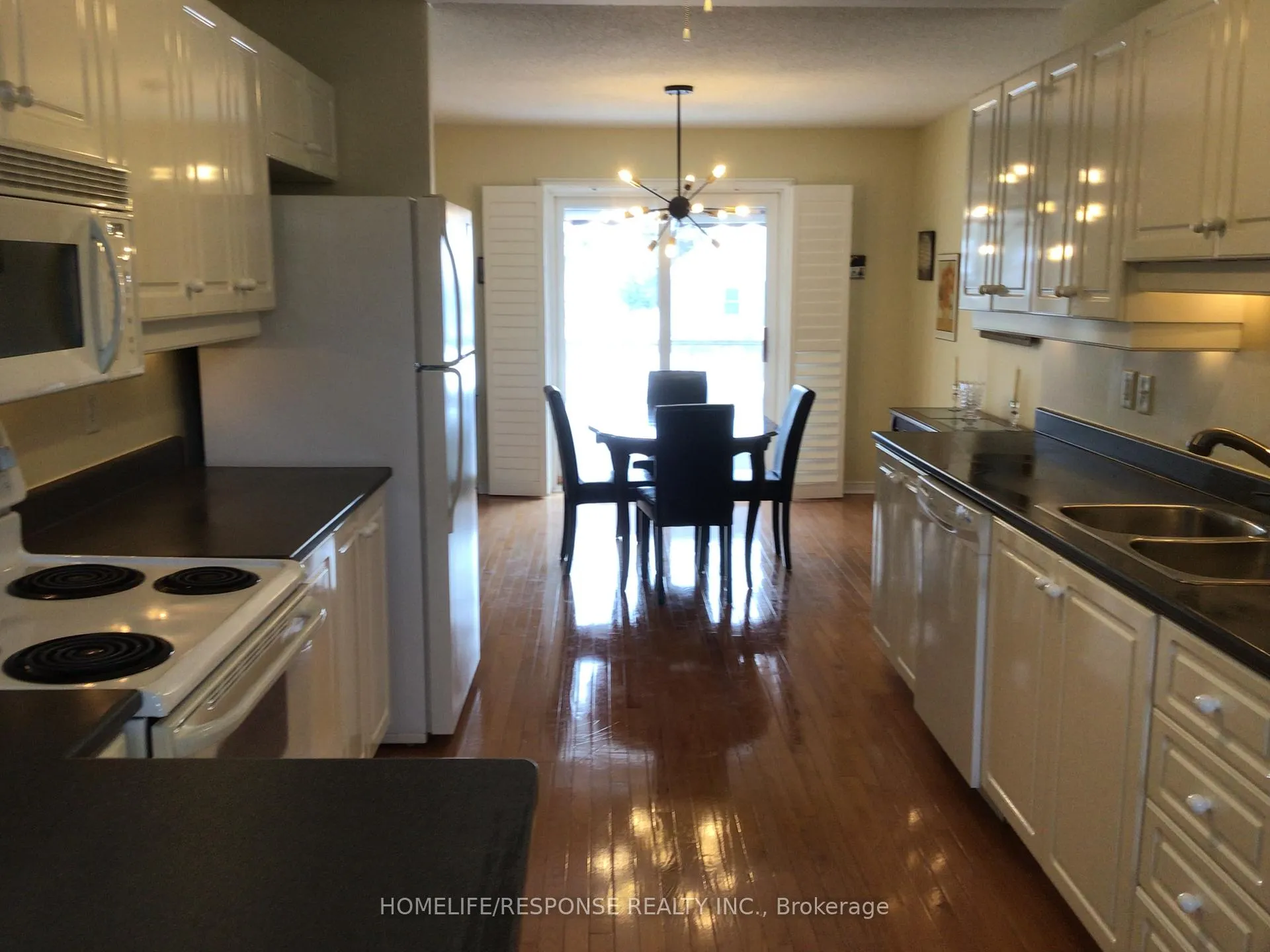 Photo 3 of Unit 6, 358 Little Avenue, Barrie, Painswick North — HOMEH