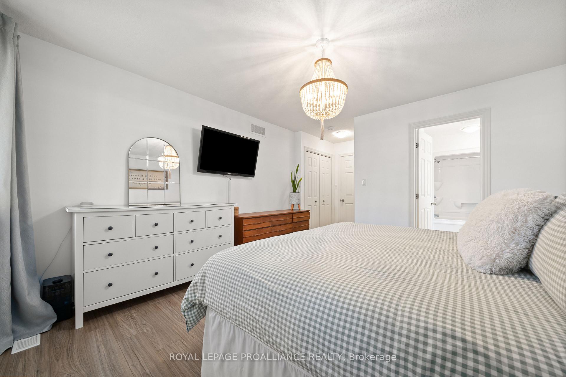 Photo 21 of 162 Greenhill Lane, Belleville, Belleville Ward — HOMEH