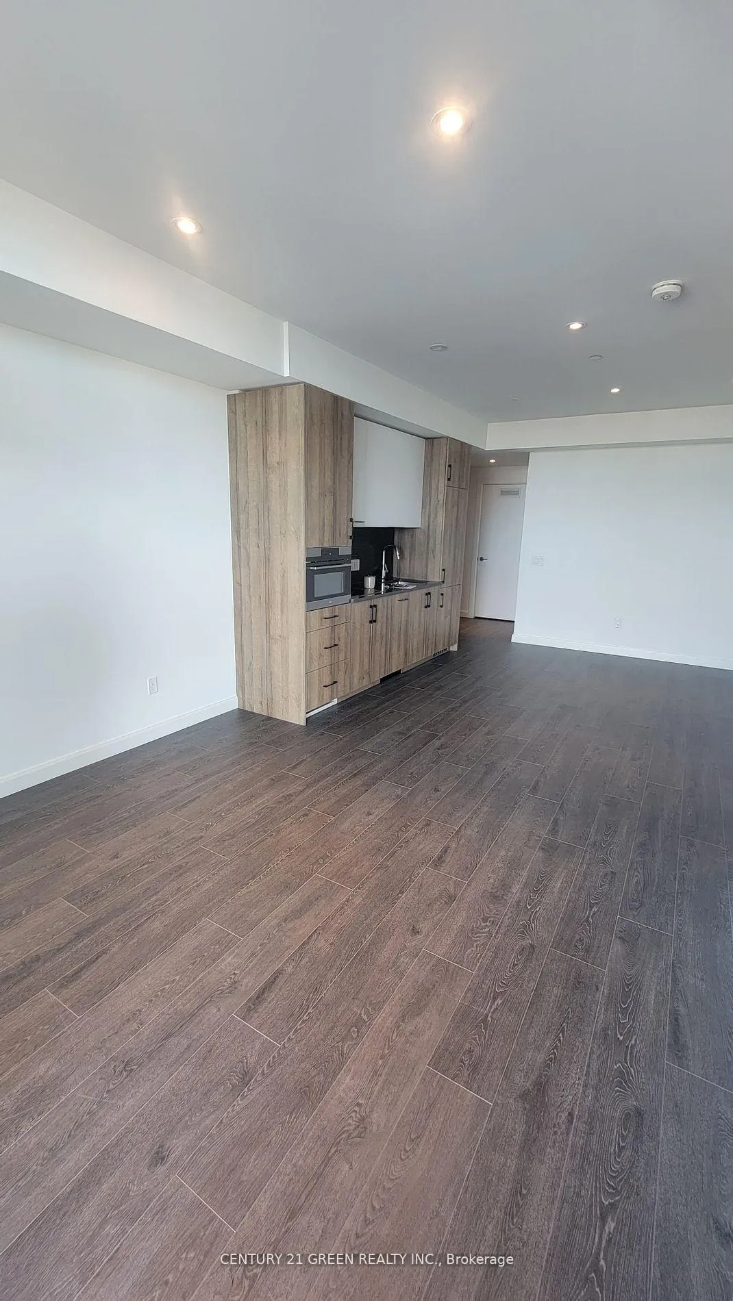 Photo 2 of Unit 503, 741 King Street W, Kitchener, KW Hospital — HOMEH