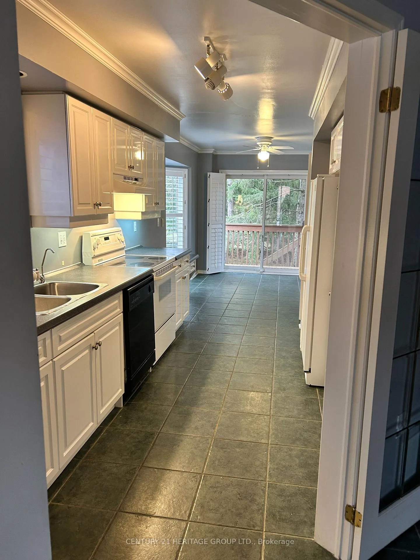 Photo 4 of 192 Green Briar Road, New Tecumseth, Alliston — HOMEH