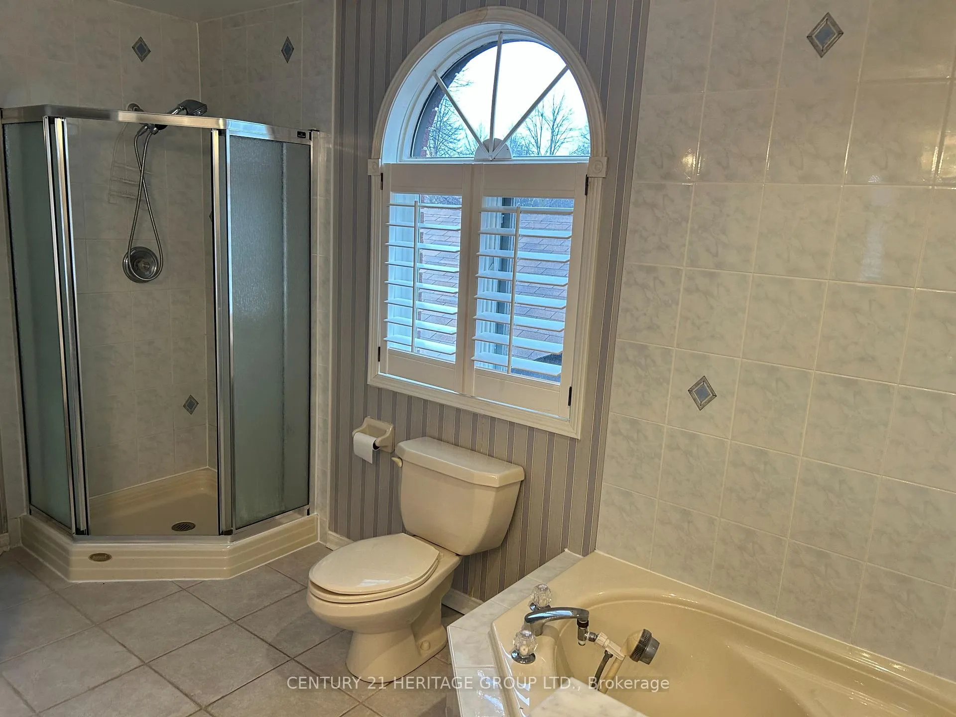 Photo 11 of 192 Green Briar Road, New Tecumseth, Alliston — HOMEH