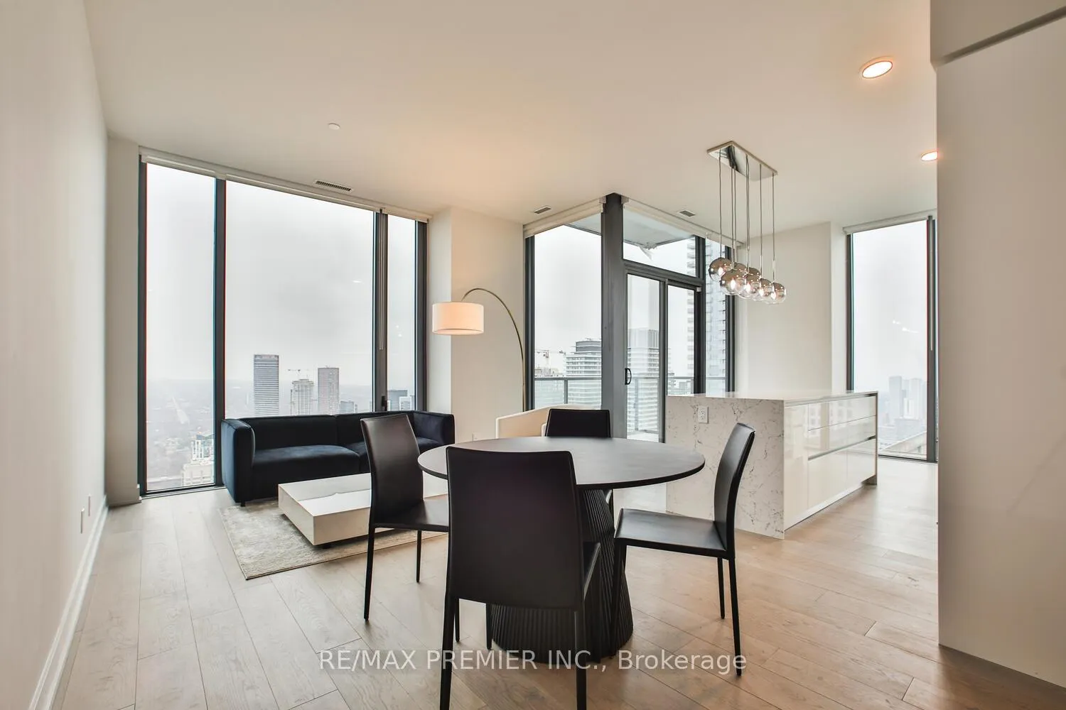 Photo 5 of Unit 5006, 8 Cumberland Street, Toronto, The Annex — HOMEH