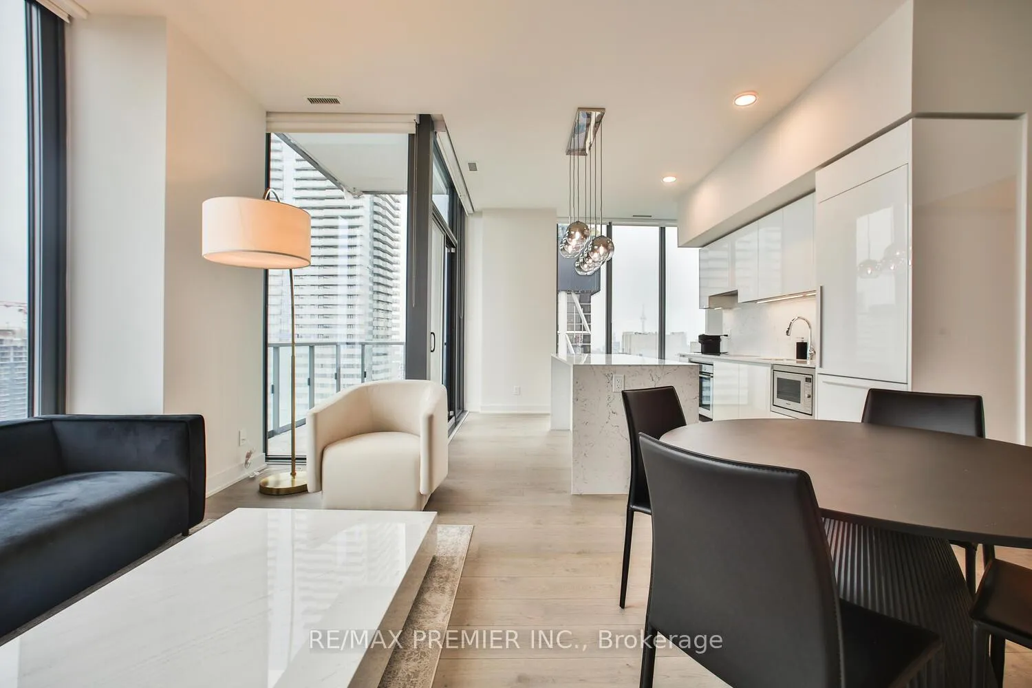 Photo 7 of Unit 5006, 8 Cumberland Street, Toronto, The Annex — HOMEH
