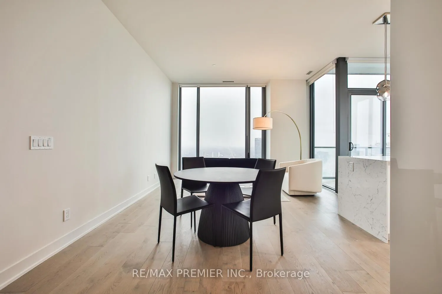 Photo 10 of Unit 5006, 8 Cumberland Street, Toronto, The Annex — HOMEH