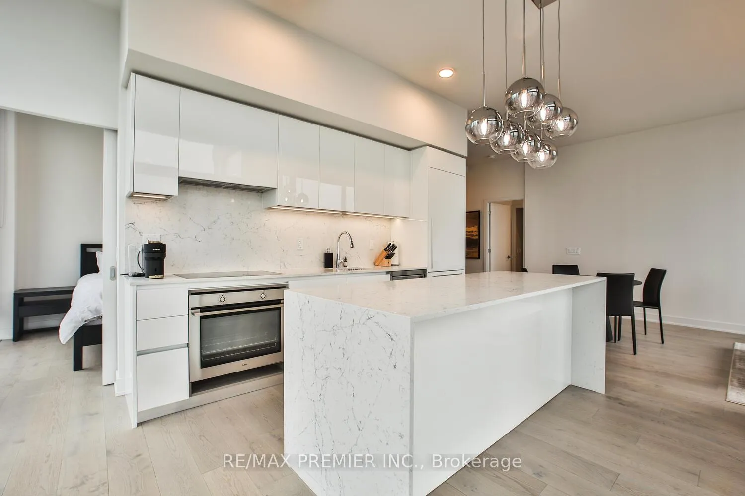 Photo 16 of Unit 5006, 8 Cumberland Street, Toronto, The Annex — HOMEH