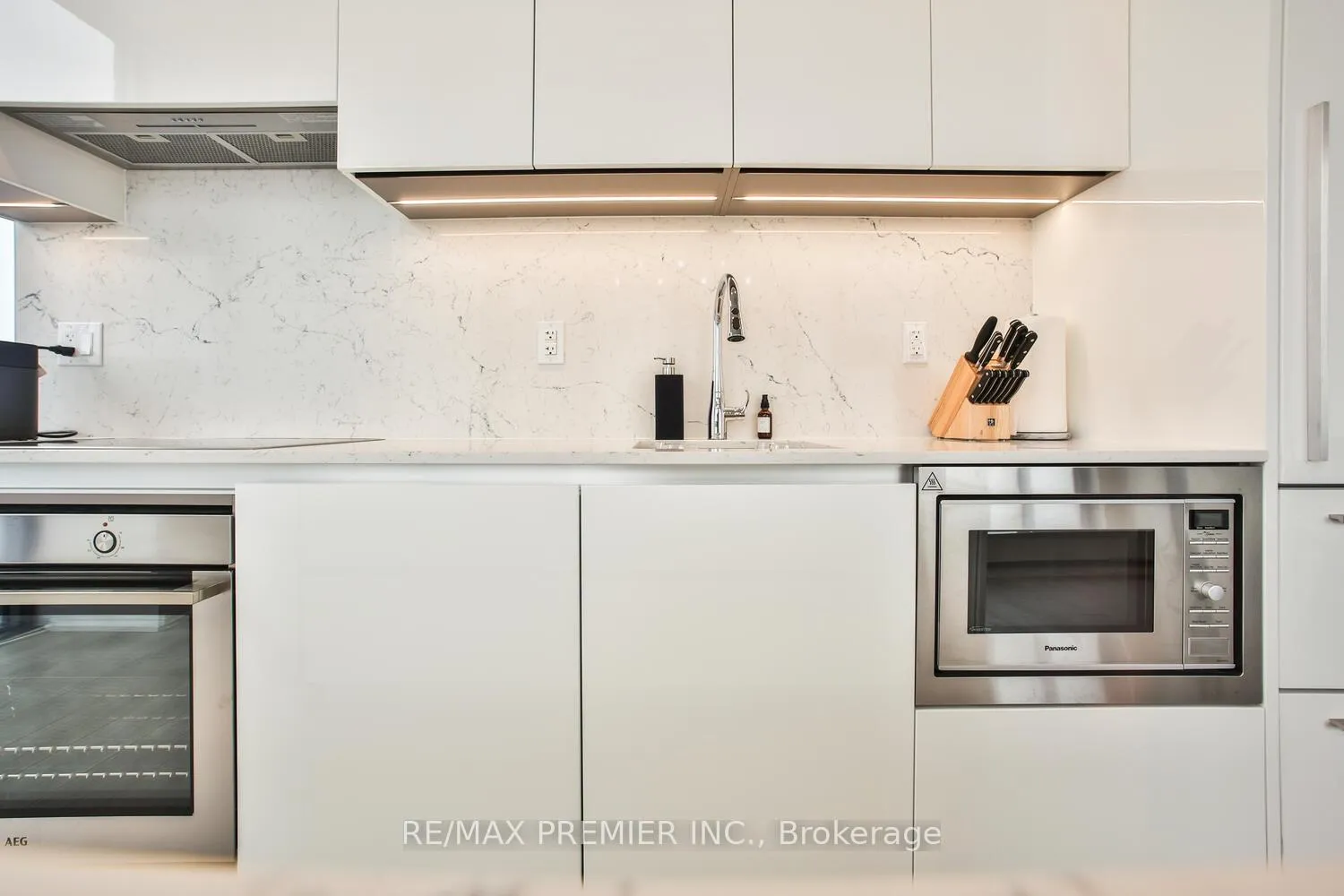 Photo 22 of Unit 5006, 8 Cumberland Street, Toronto, The Annex — HOMEH
