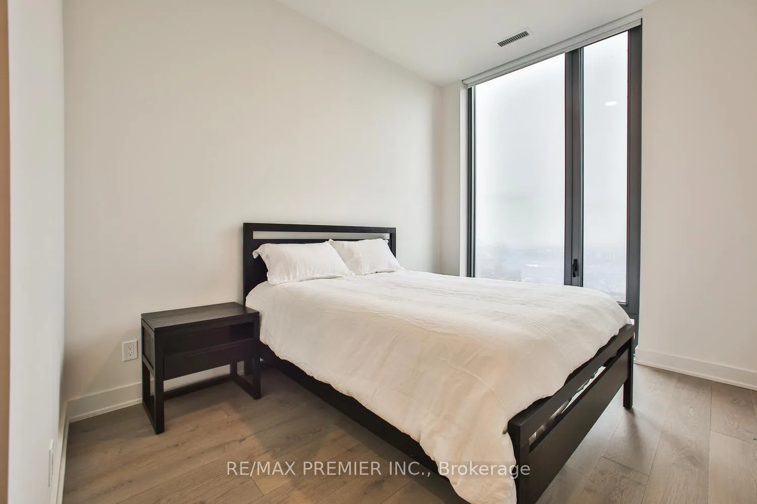 Photo 23 of Unit 5006, 8 Cumberland Street, Toronto, The Annex — HOMEH