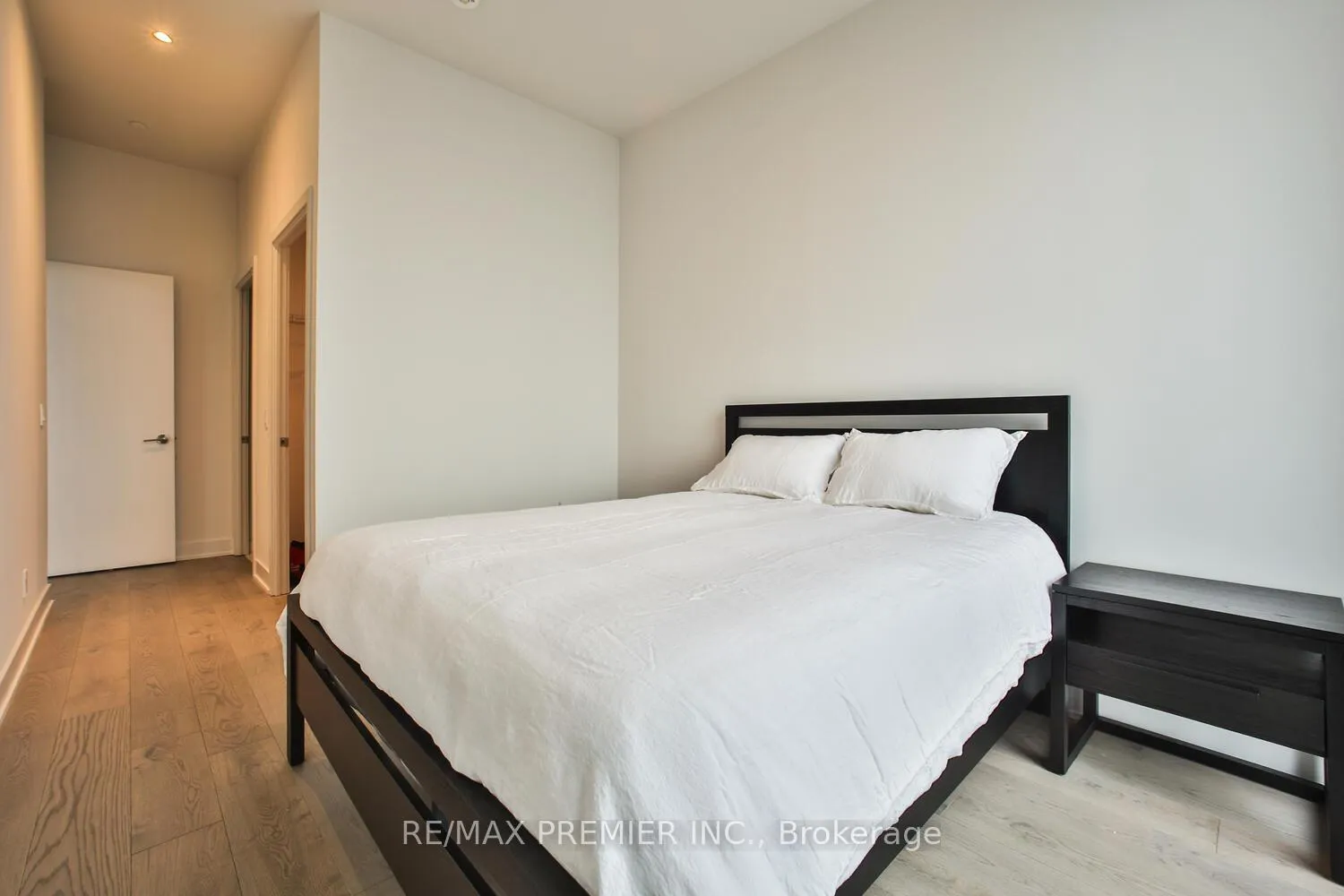 Photo 24 of Unit 5006, 8 Cumberland Street, Toronto, The Annex — HOMEH