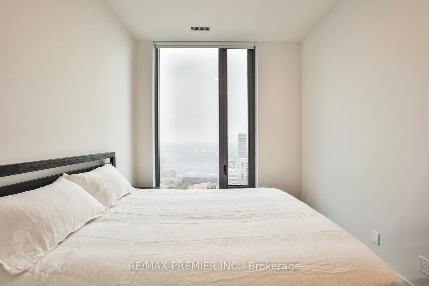 Photo 27 of Unit 5006, 8 Cumberland Street, Toronto, The Annex — HOMEH