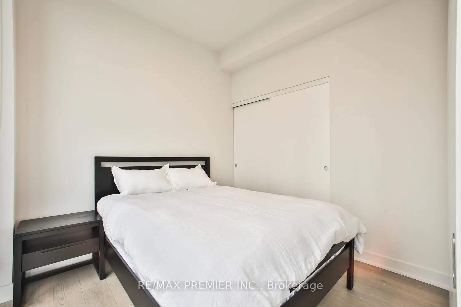 Photo 32 of Unit 5006, 8 Cumberland Street, Toronto, The Annex — HOMEH