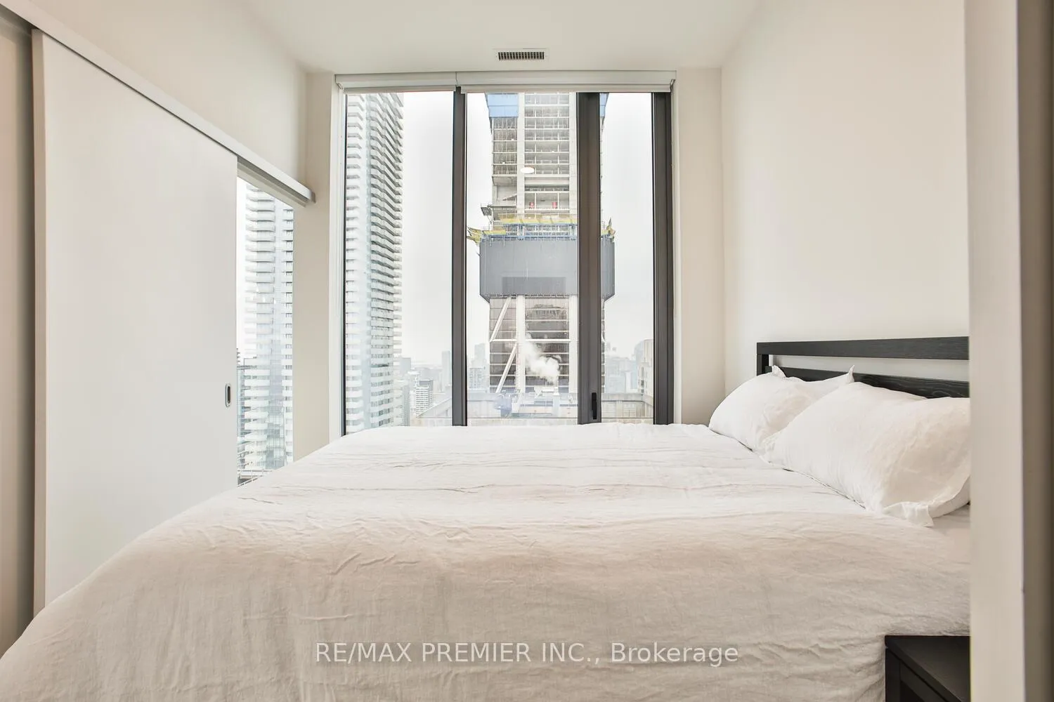 Photo 34 of Unit 5006, 8 Cumberland Street, Toronto, The Annex — HOMEH