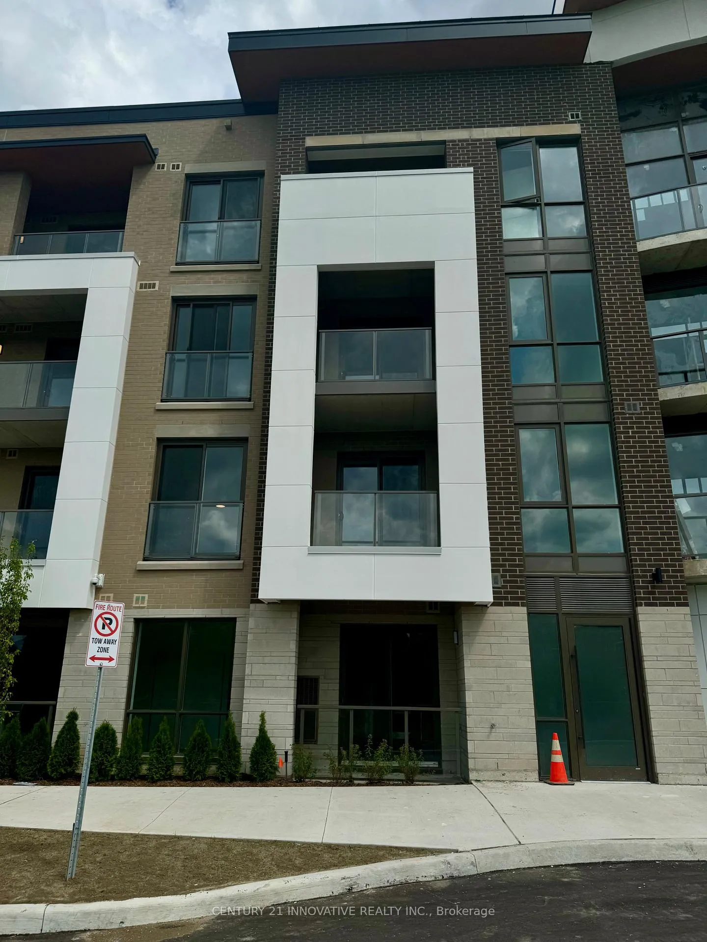 Photo 25 of Unit 217, 385 Arctic Red Drive, Oshawa, Windfields — HOMEH