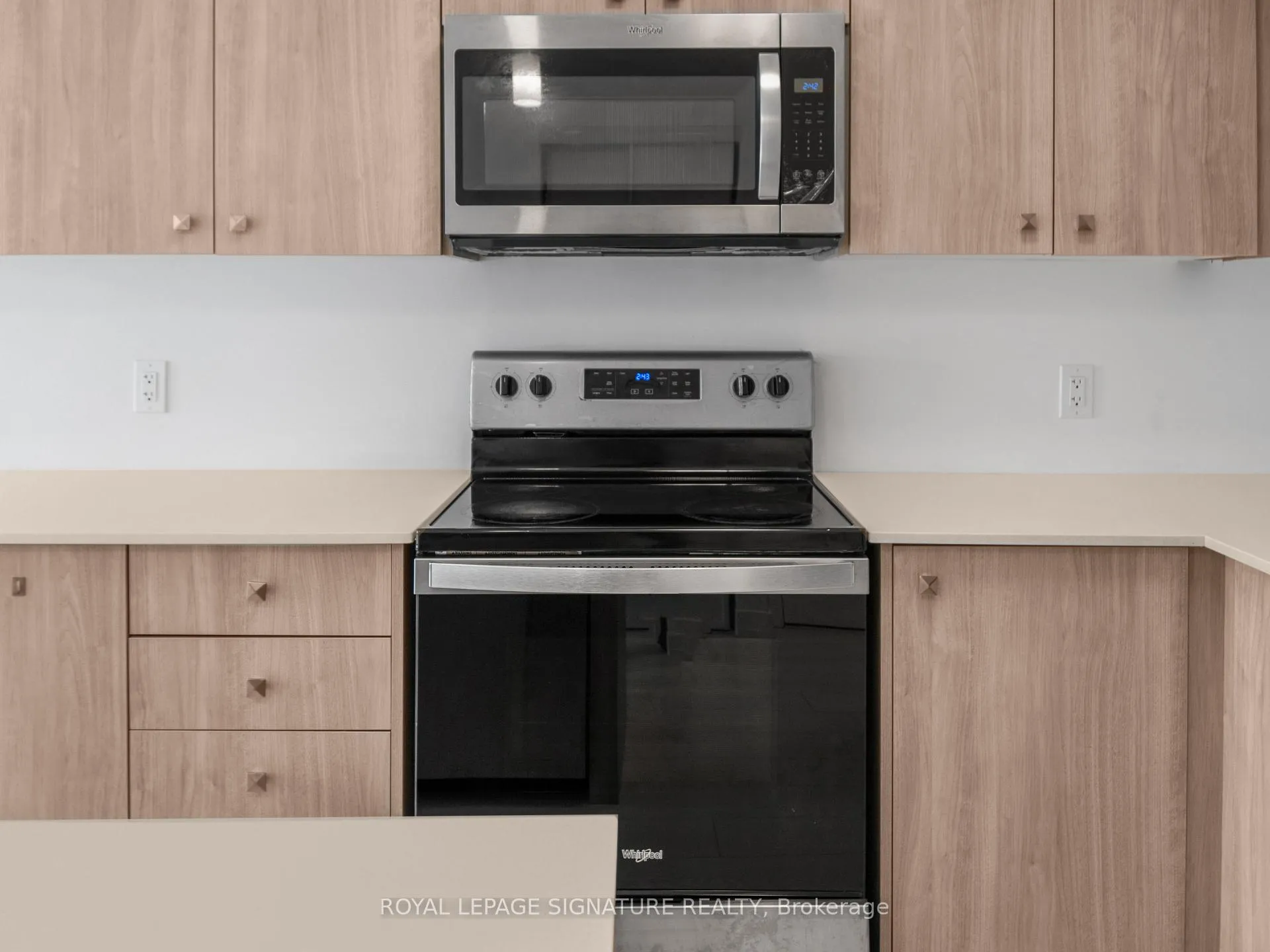 Photo 4 of Unit D10, 10 Palace Street N, Kitchener — HOMEH