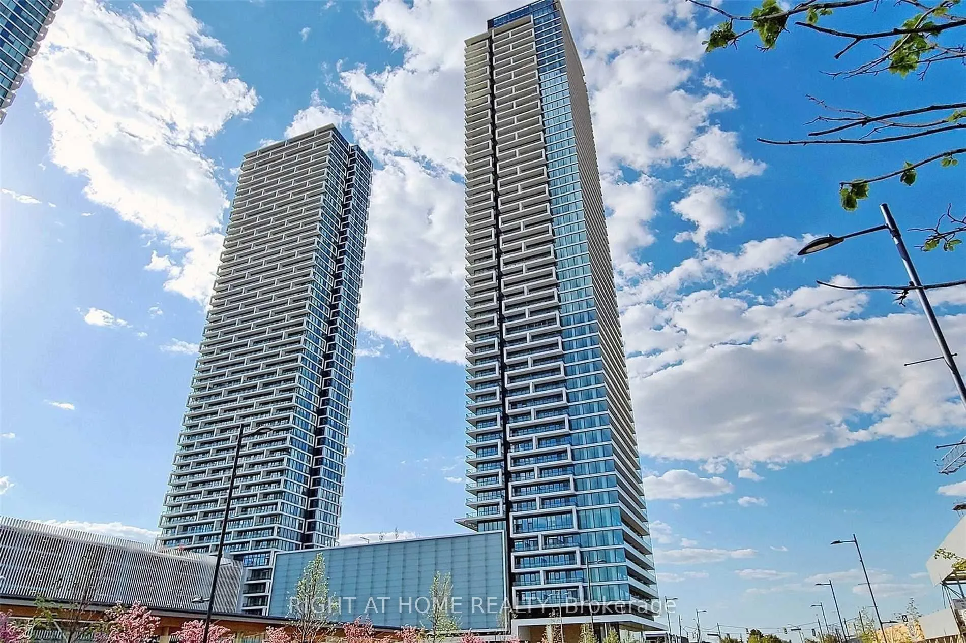 Photo 1 of Unit 1502, 950 Portage Parkway, Vaughan, Vaughan Corporate Centre — HOMEH