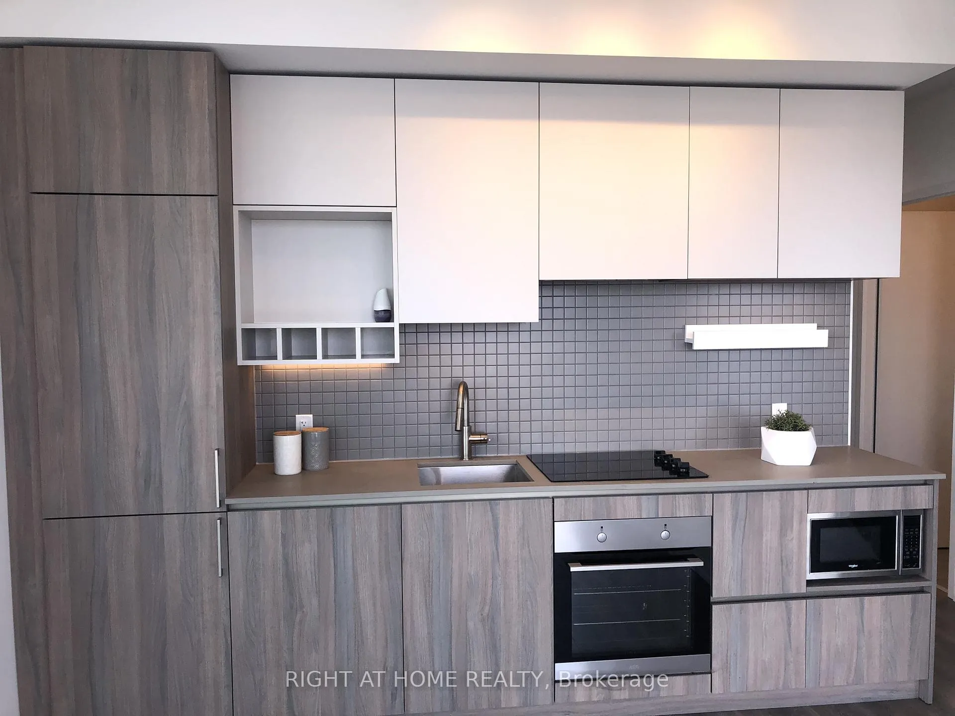 Photo 2 of Unit 1502, 950 Portage Parkway, Vaughan, Vaughan Corporate Centre — HOMEH