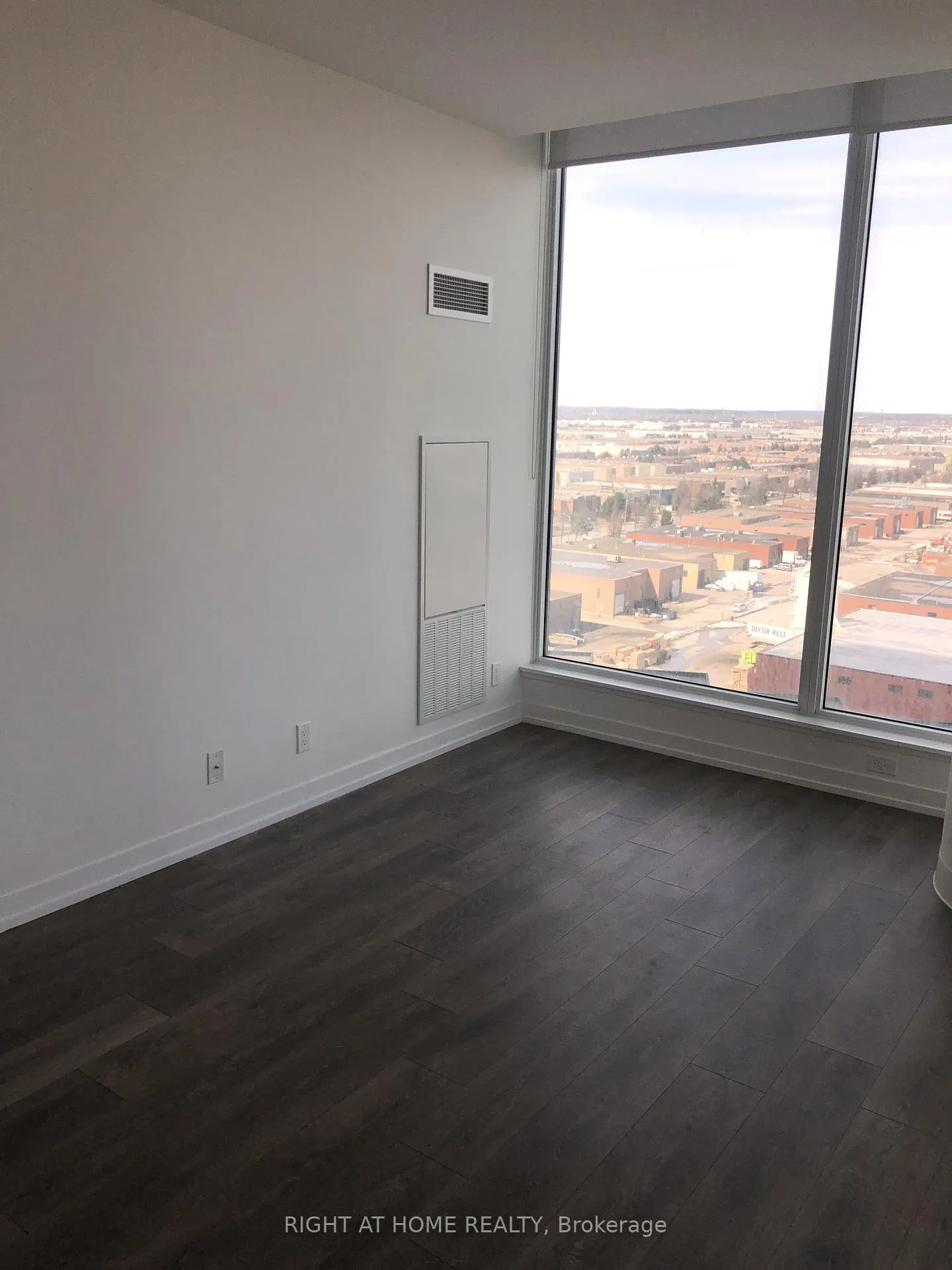 Photo 4 of Unit 1502, 950 Portage Parkway, Vaughan, Vaughan Corporate Centre — HOMEH