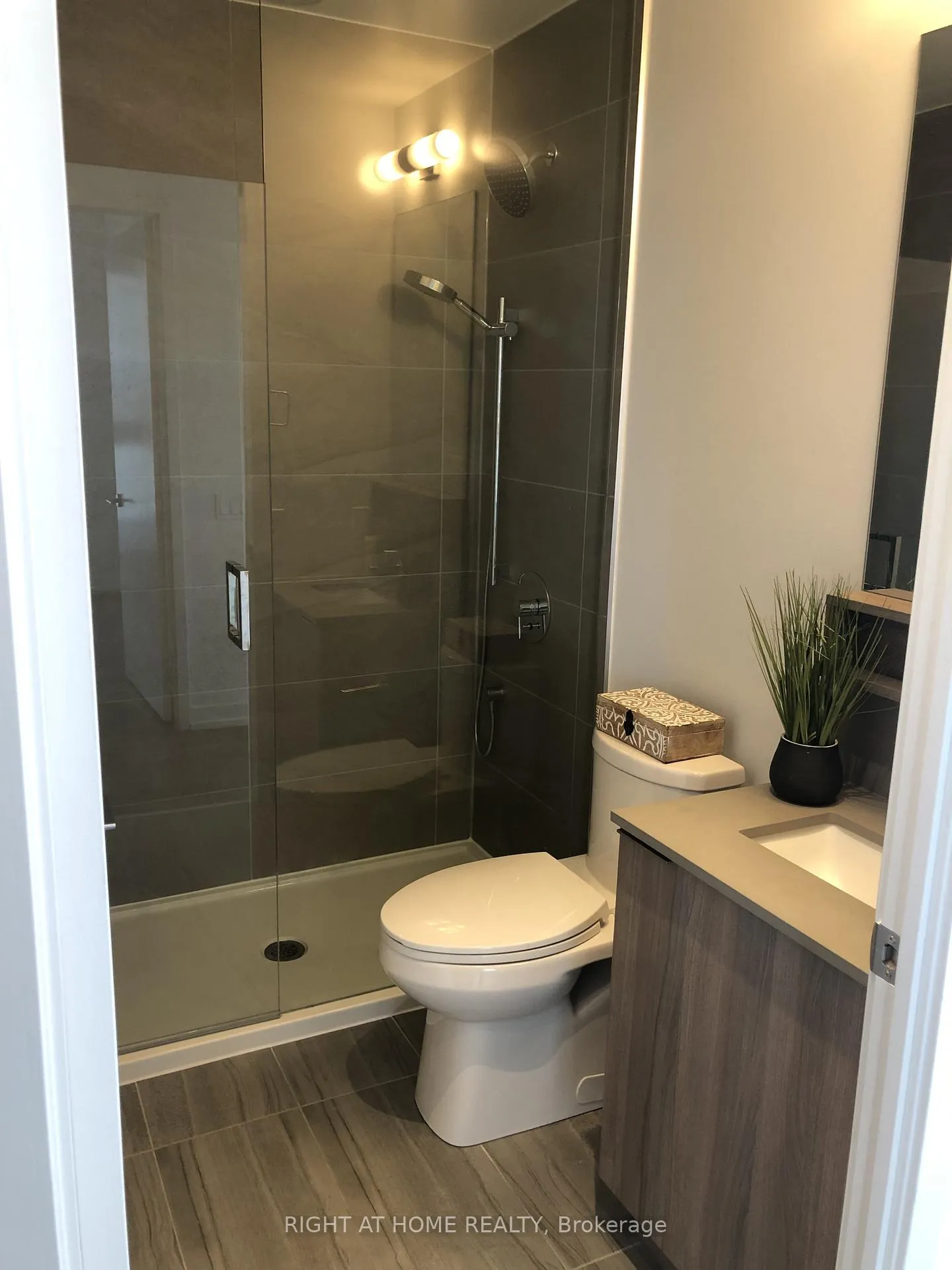 Photo 7 of Unit 1502, 950 Portage Parkway, Vaughan, Vaughan Corporate Centre — HOMEH