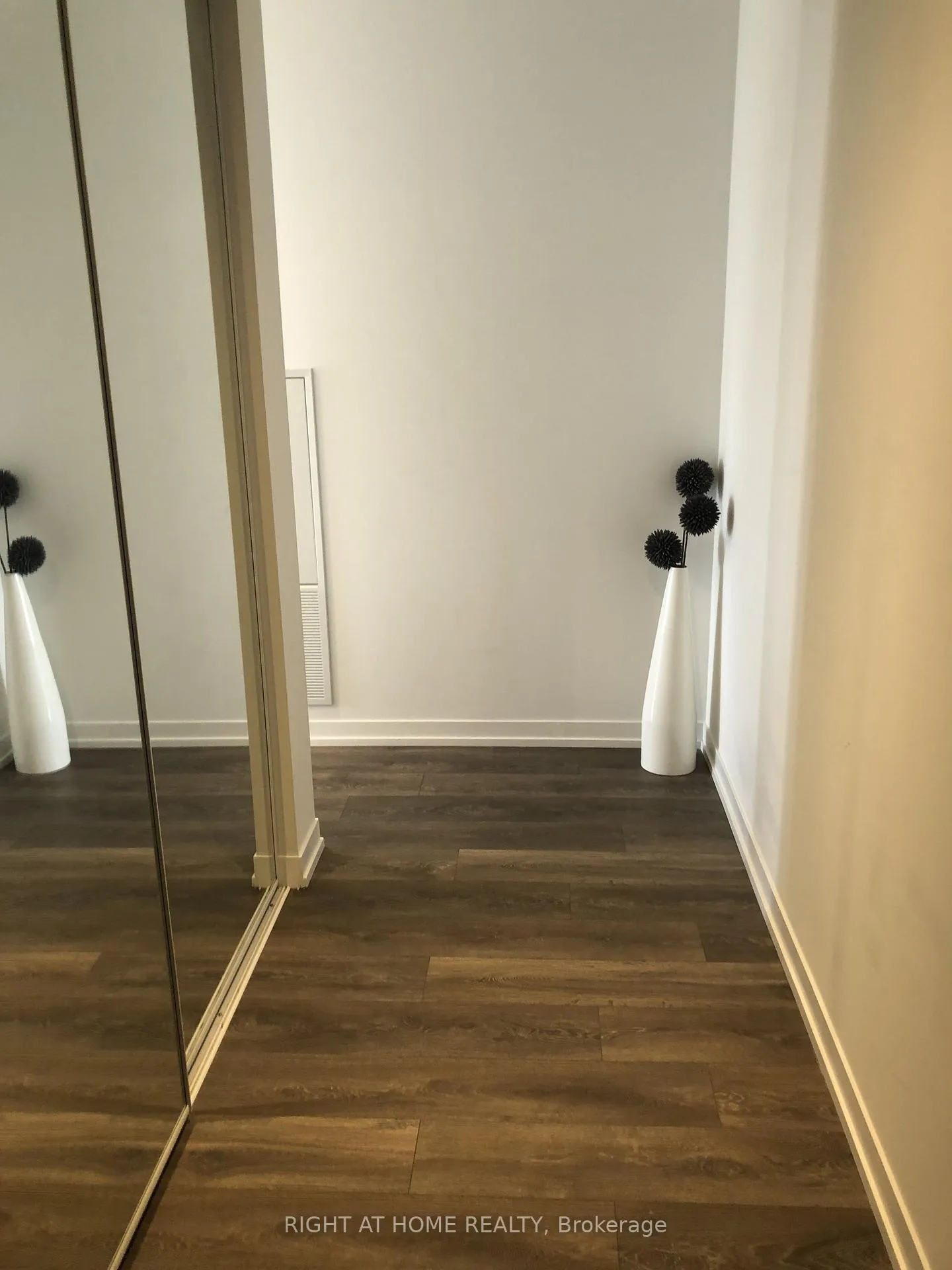 Photo 8 of Unit 1502, 950 Portage Parkway, Vaughan, Vaughan Corporate Centre — HOMEH