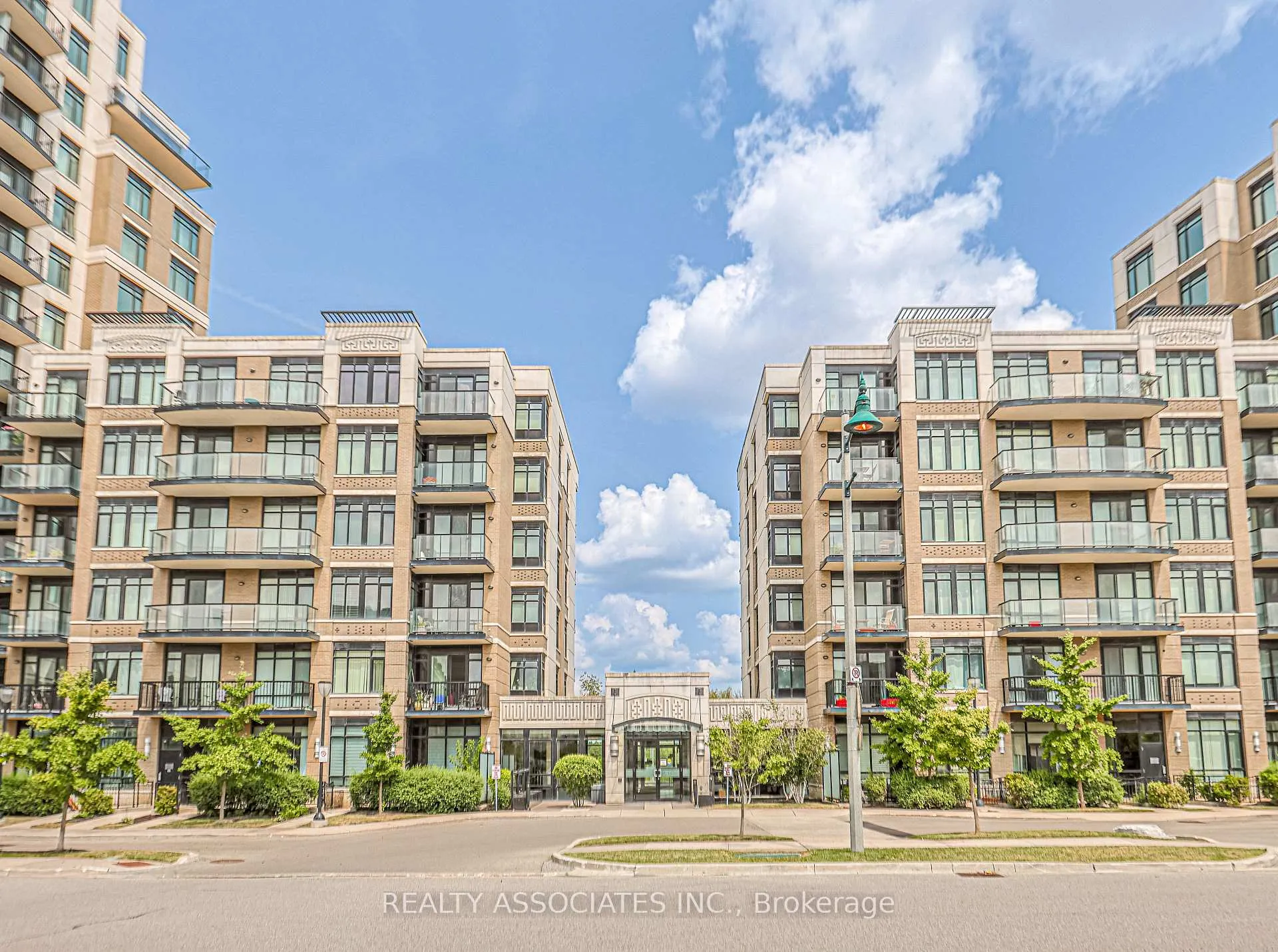 Photo 1 of Unit 706, 131 Upper Duke Crescent, Markham, Unionville — HOMEH