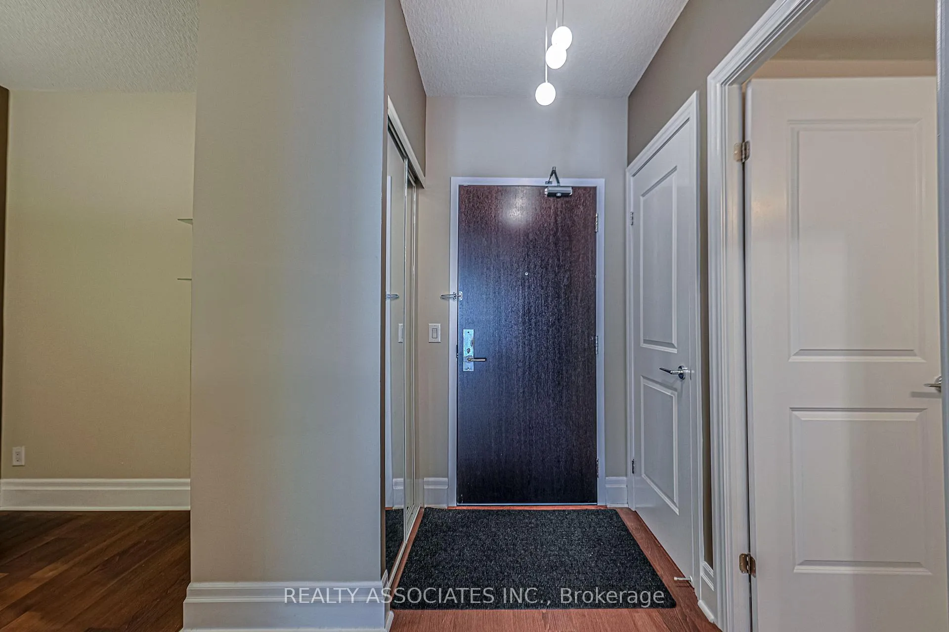 Photo 2 of Unit 706, 131 Upper Duke Crescent, Markham, Unionville — HOMEH