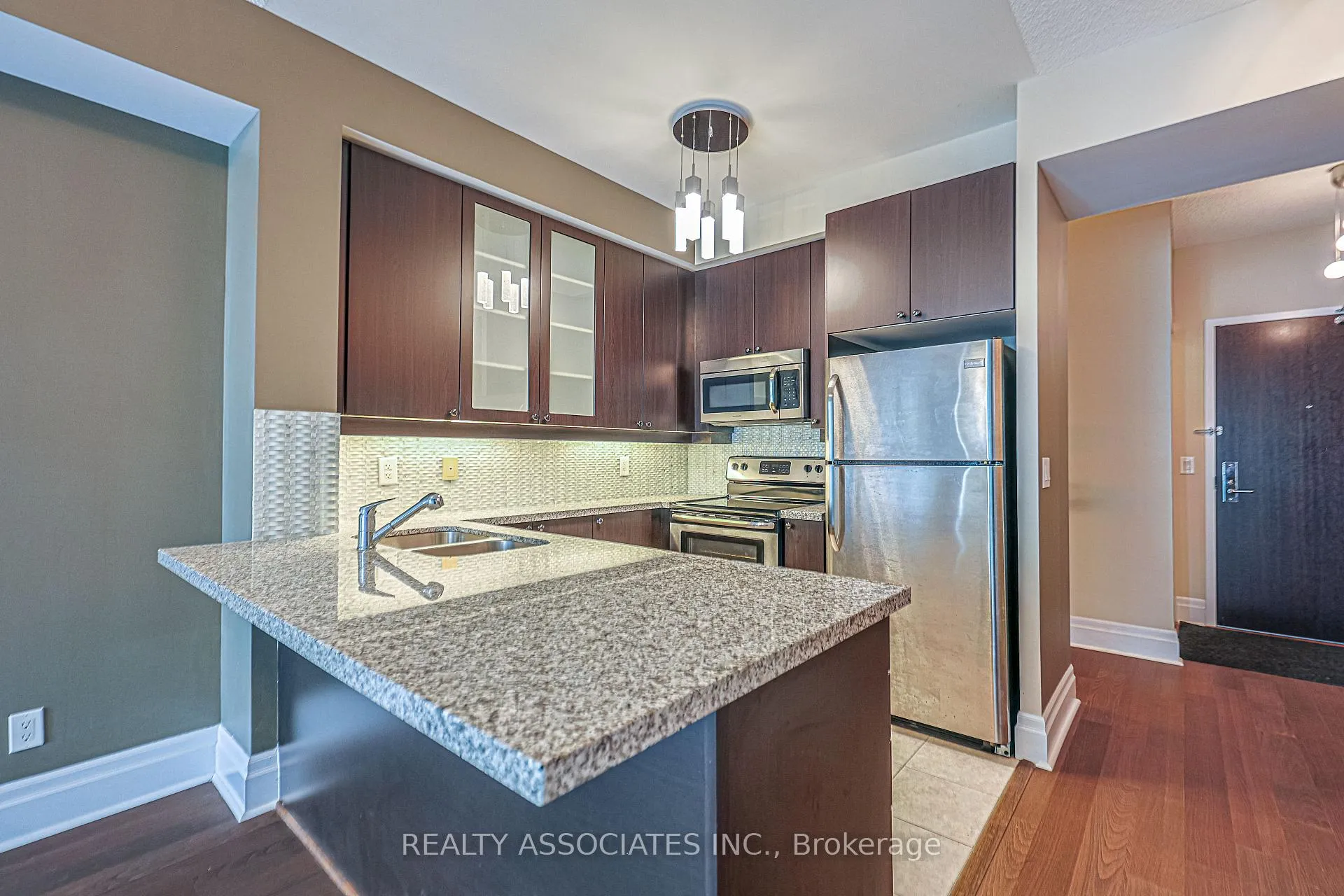 Photo 7 of Unit 706, 131 Upper Duke Crescent, Markham, Unionville — HOMEH