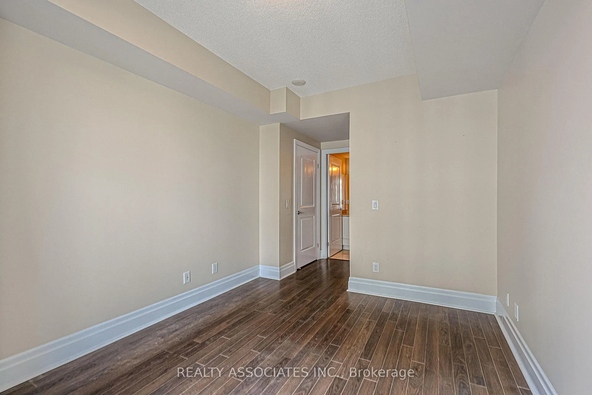 Photo 12 of Unit 706, 131 Upper Duke Crescent, Markham, Unionville — HOMEH