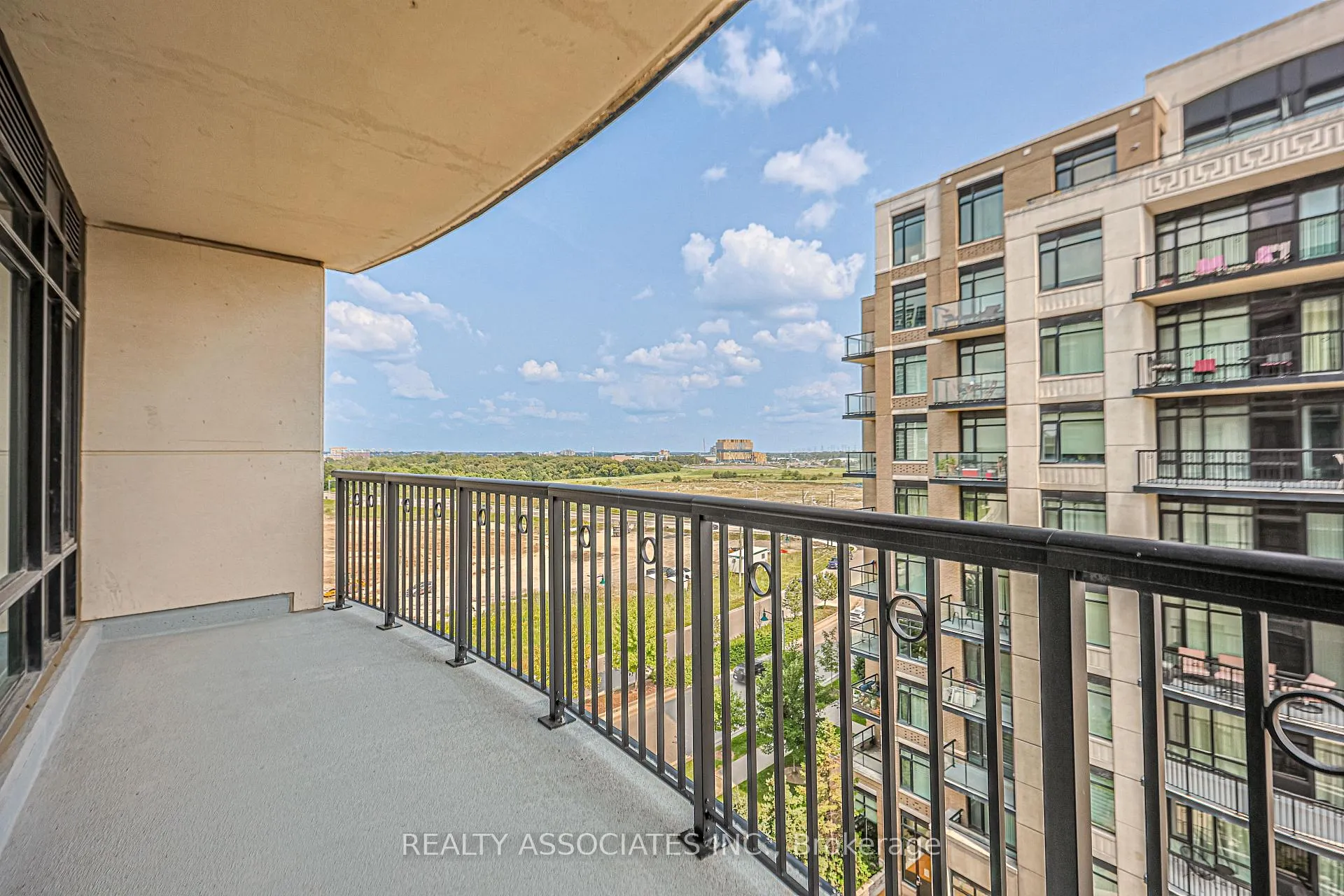 Photo 16 of Unit 706, 131 Upper Duke Crescent, Markham, Unionville — HOMEH