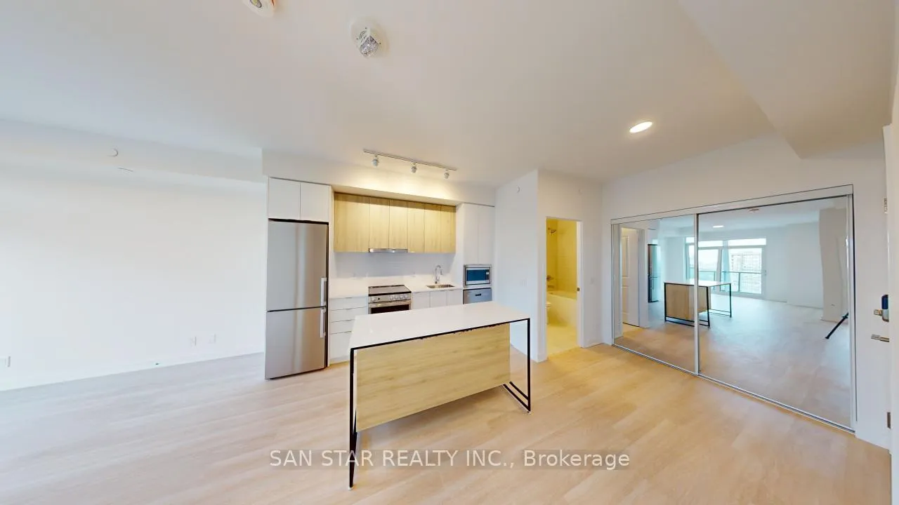 Photo 6 of Unit B-1012, 50 Upper Mall Way, Vaughan, Brownridge — HOMEH
